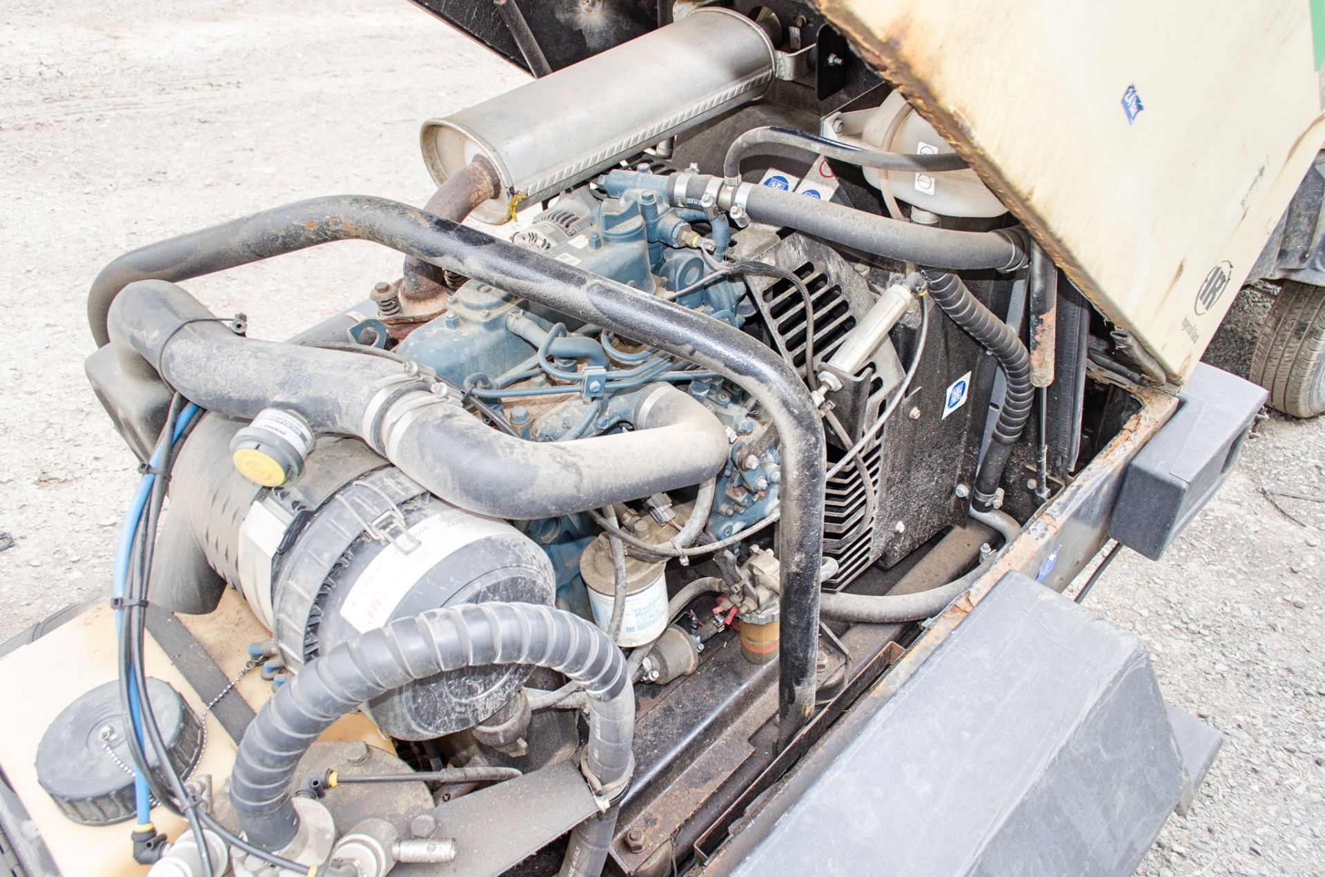 Ingersoll Rand 7/20 diesel driven fast tow mobile air compressor Year: 2012 S/N: 123328 Recorded - Image 4 of 5