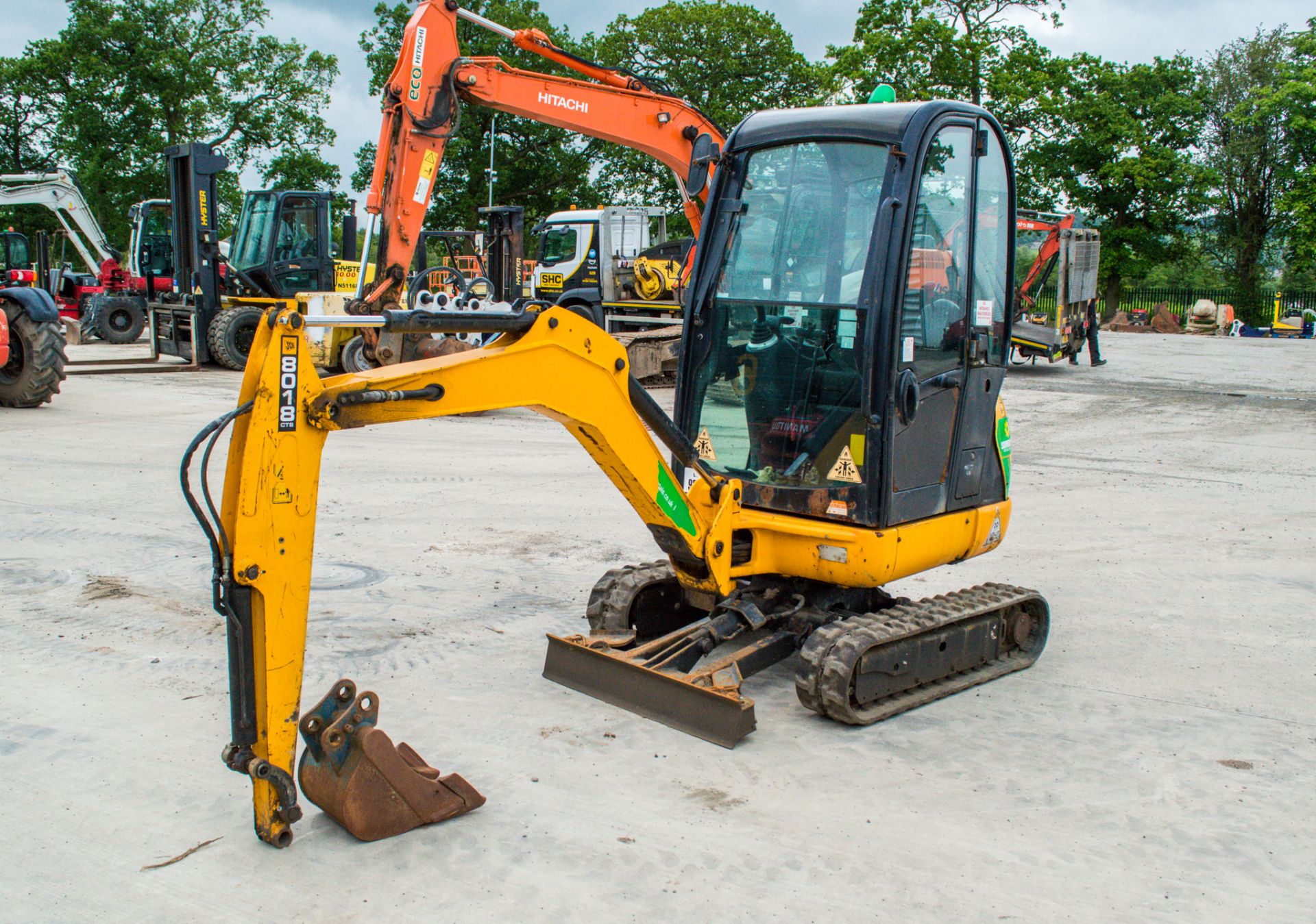JCB 8018 CTS 1.8 tonne rubber tracked mini excavator Year: 2017 S/N: JCB08018LH2583518 Recorded