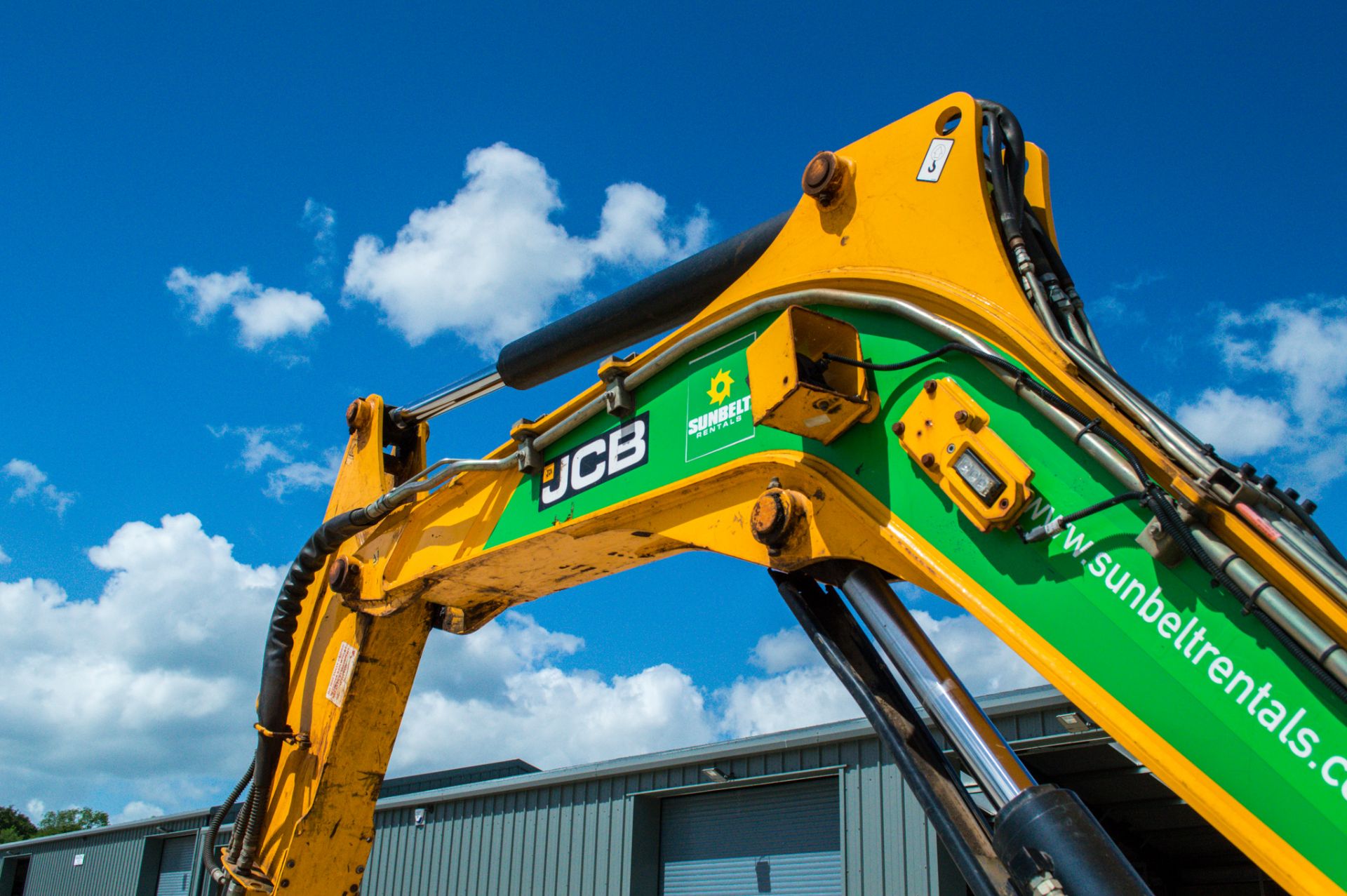 JCB 85Z-1 eco 8.5 tonne rubber tracked midi excavator Year: 2015 S/N: 2249121 Recorded Hours: 3883 - Image 9 of 20