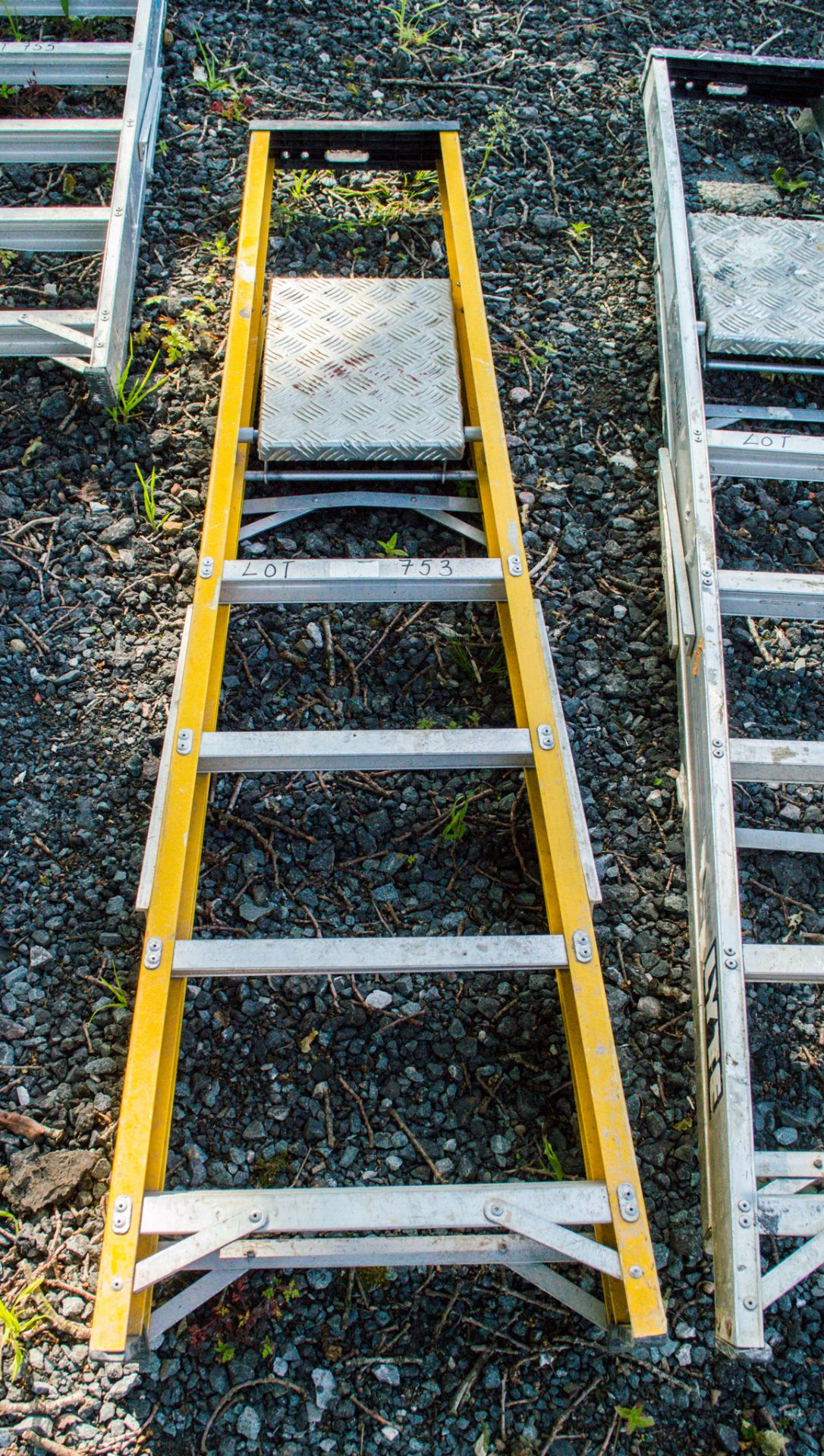 4 tread glass fibre framed step ladder 3324-0169