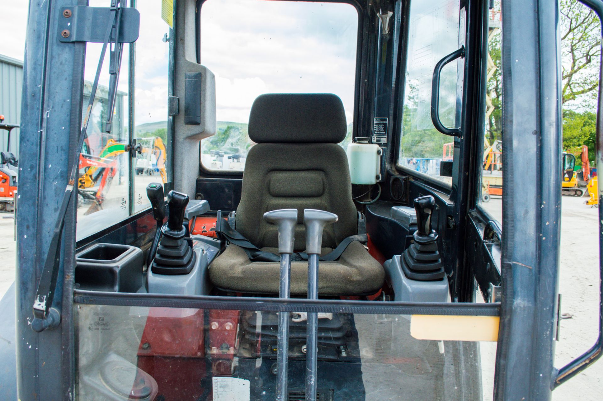 Kubota KX61-3 2.6 tonne rubber tracked excavator Year: 2014 S/N: 80681 Recorded Hours: 3772 piped, - Image 20 of 24