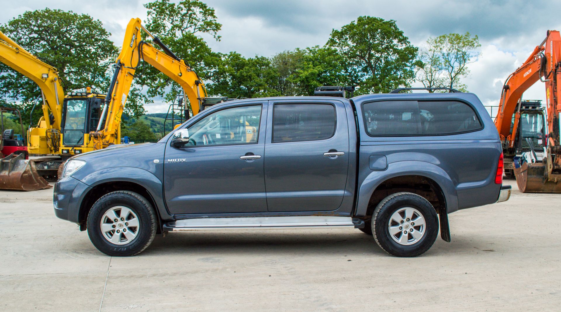 Toyota Hilux 2.5 D-4D 144 HL3 4wd manual double cab pick up Reg No: ST10 AOW Date of Registration: - Image 7 of 25