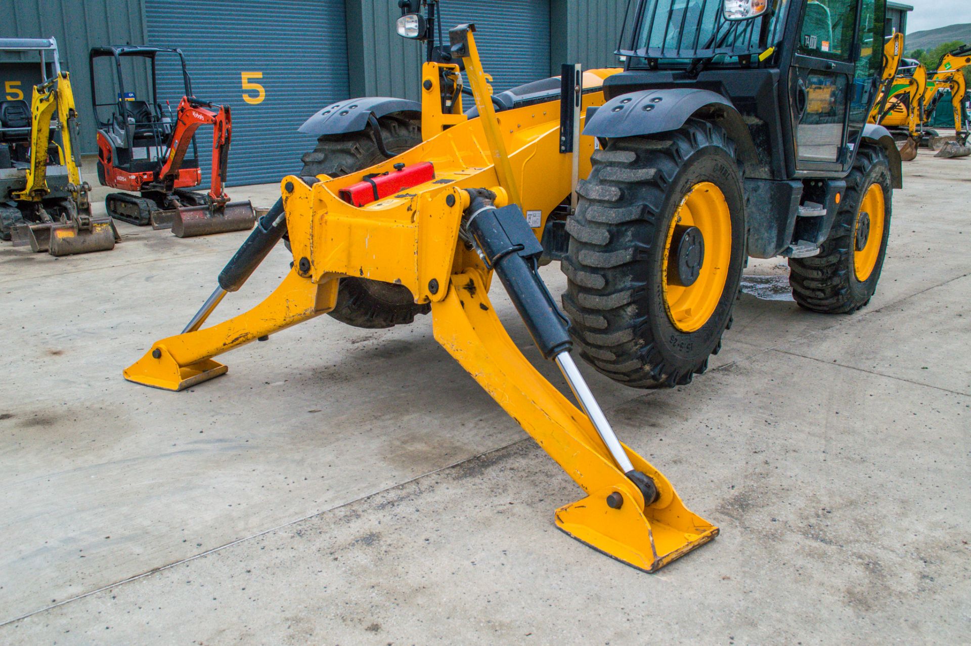 JCB 540-180 Hi-Viz 18 metre telescopic handler  Year: 2017 S/N: 2567515 Recorded Hours: 4573 c/w - Image 17 of 27