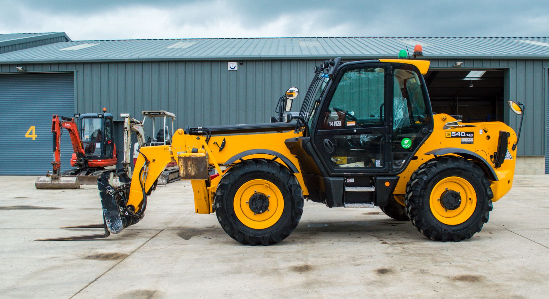 JCB 540-140 Hi-Viz 14 metre telescopic handler  Year: 2017 S/N: 2570141 Recorded Hours: 706 c/w sway - Image 8 of 27