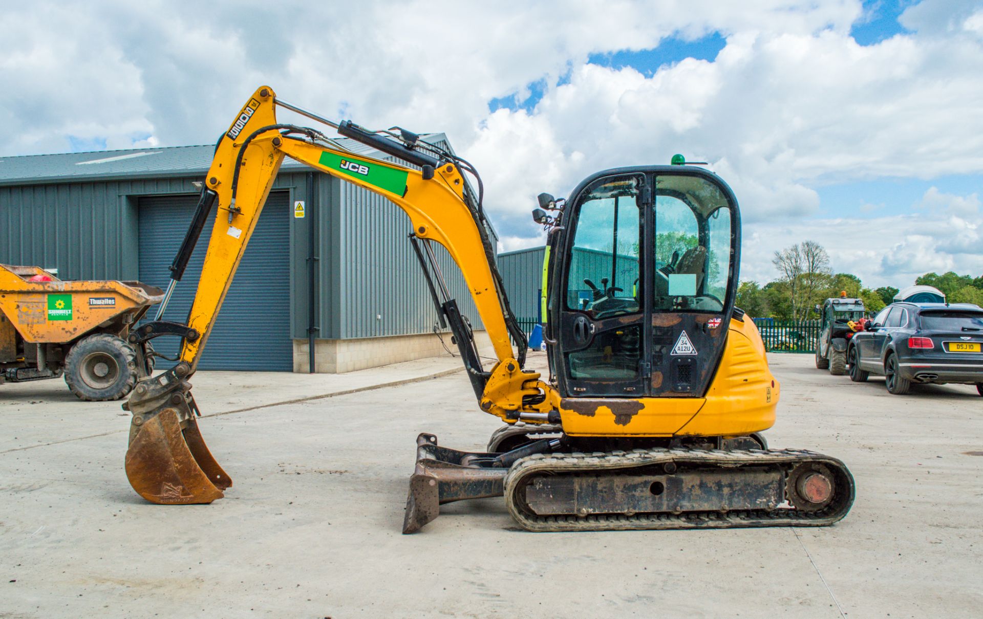 JCB 8055 RTS 5.5 tonne rubber tracked midi excavator Year: 2013 S/N: 2060573 Recorded Hours: 3857 - Image 8 of 25