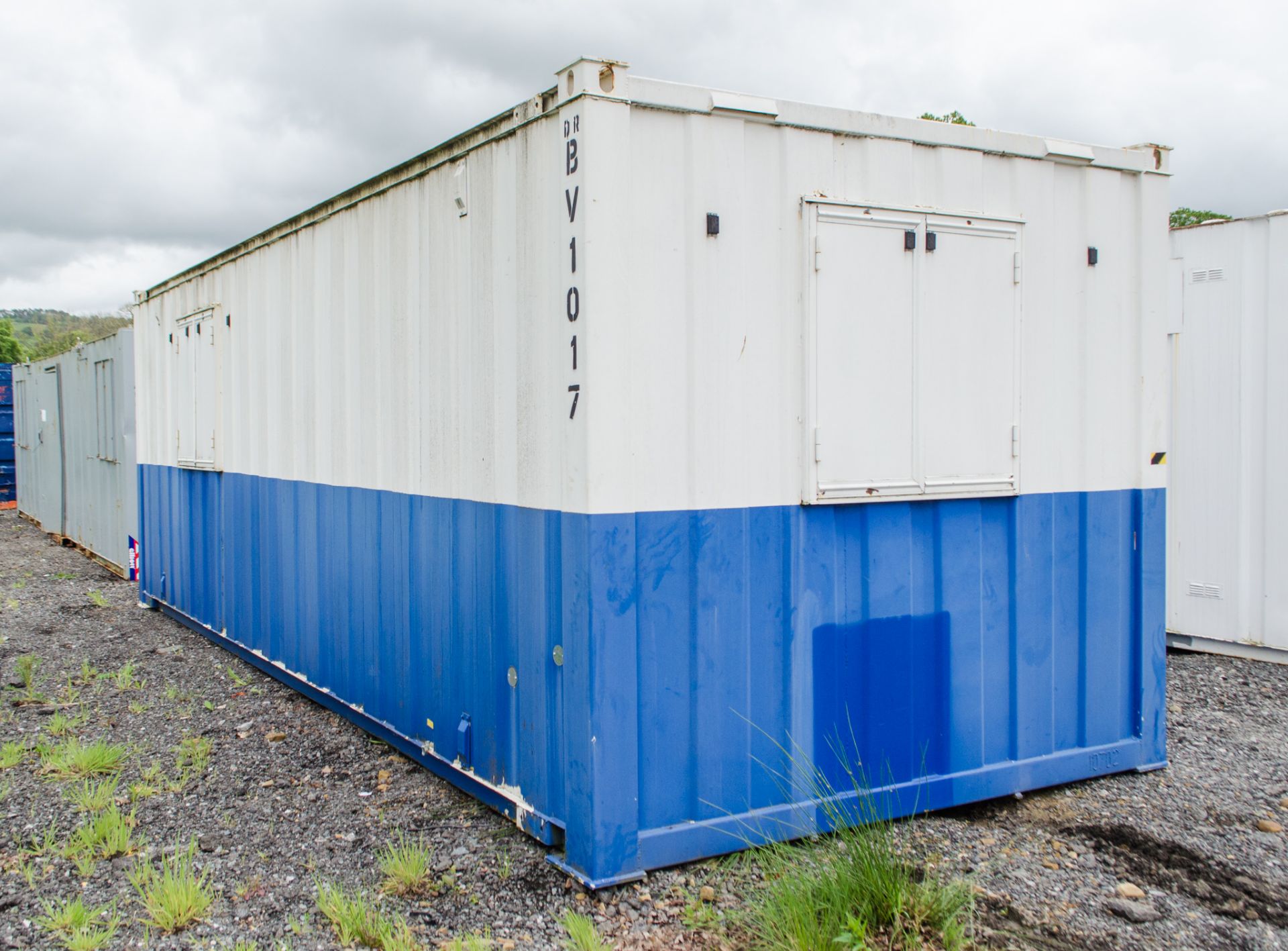 24 ft x 9 ft steel anti vandal office site unit ** open - no keys ** BV1017 - Image 3 of 6