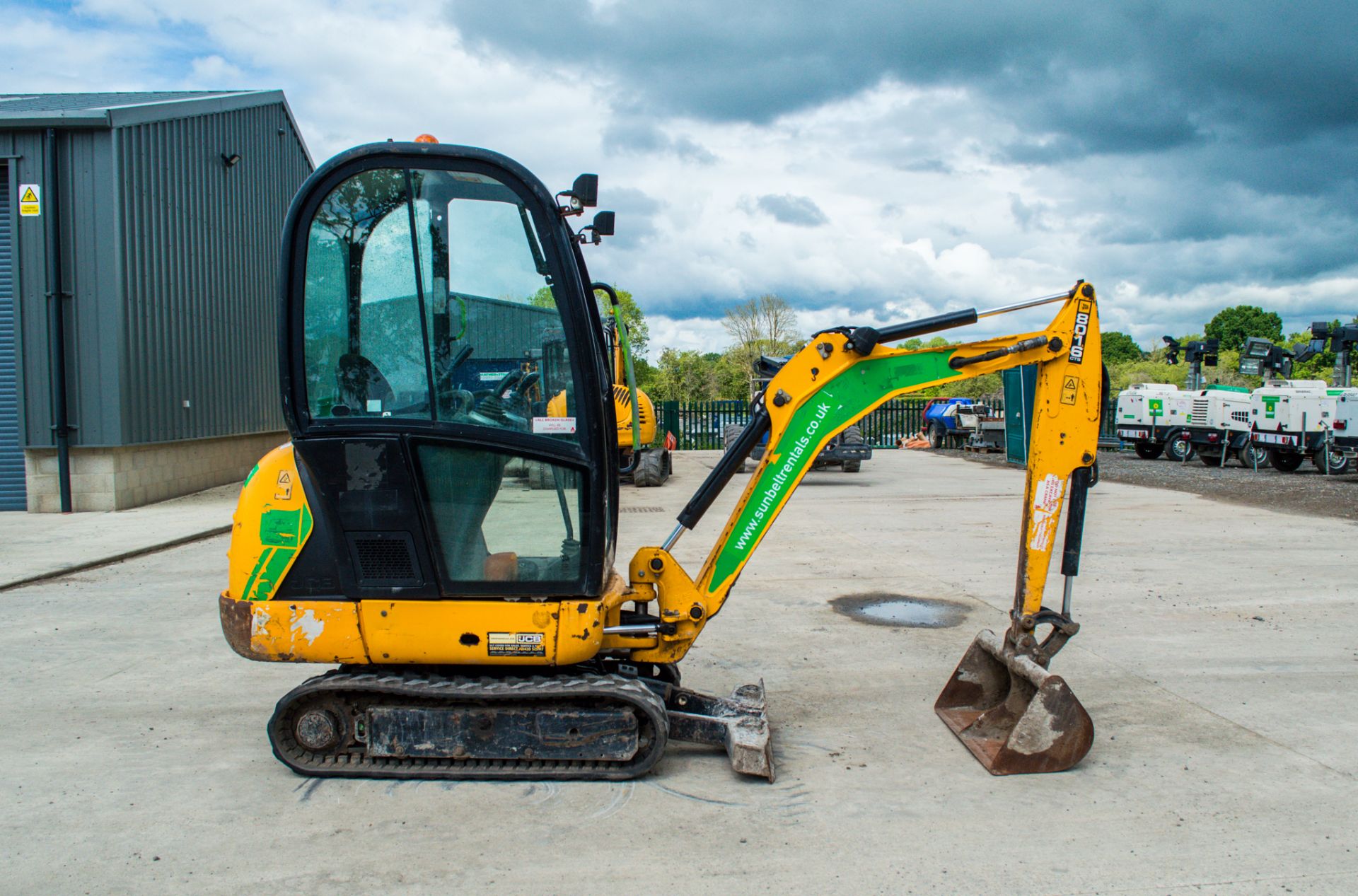 JCB 8016 CTS 1.6 tonne rubber tracked mini excavator Year: 2015 S/N: 2071811 Recorded Hours: 2361 - Image 7 of 22