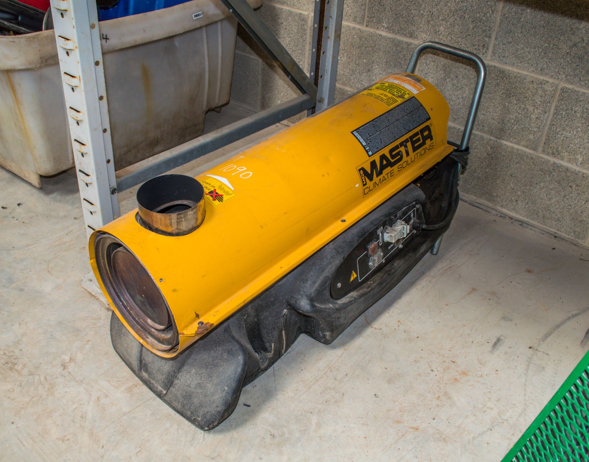 Master 110v diesel fuelled space heater ** No wheels ** 18A40014