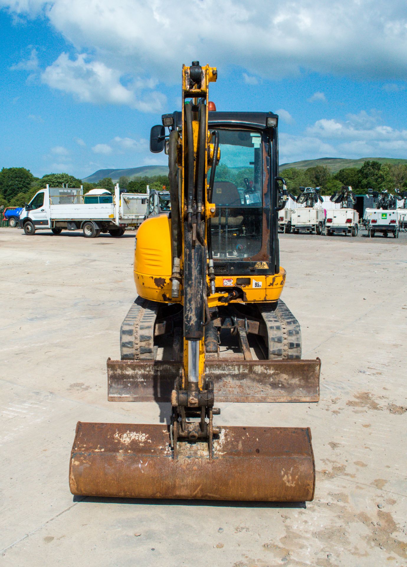 JCB 8030 ZTS 3 tonne rubber tracked excavator Year: 2014 S/N: 21986 Recorded Hours: 3203 piped, - Image 5 of 20