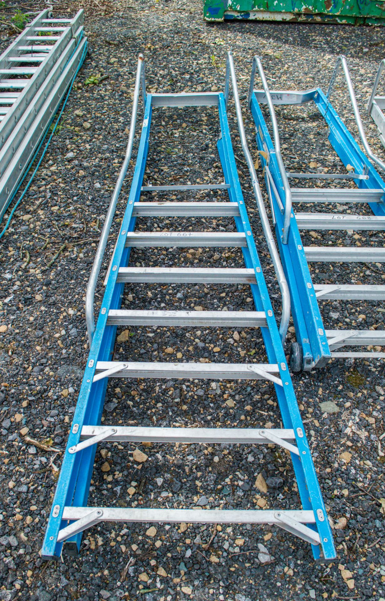 LYTE 8 tread glass fibre framed step ladder ** Damaged ** 1514