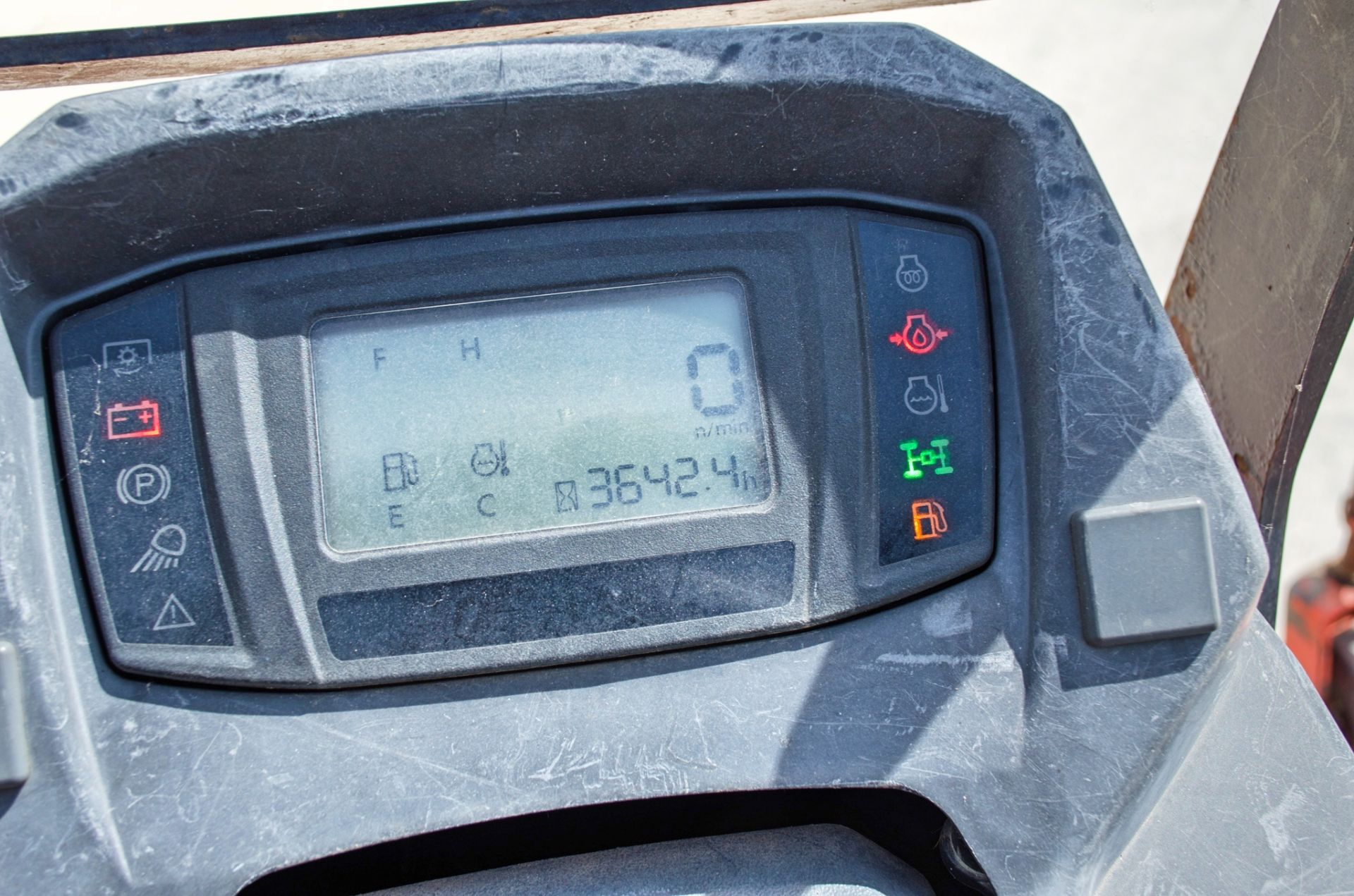 Kubota 3890 diesel driven ride on lawnmower Year: 2014 S/N: 10147 Recorded Hours: 3642 - Image 14 of 15