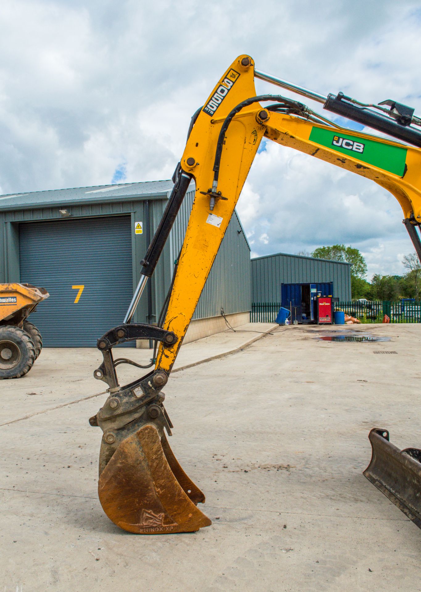JCB 8055 RTS 5.5 tonne rubber tracked midi excavator Year: 2013 S/N: 2060573 Recorded Hours: 3857 - Image 12 of 25
