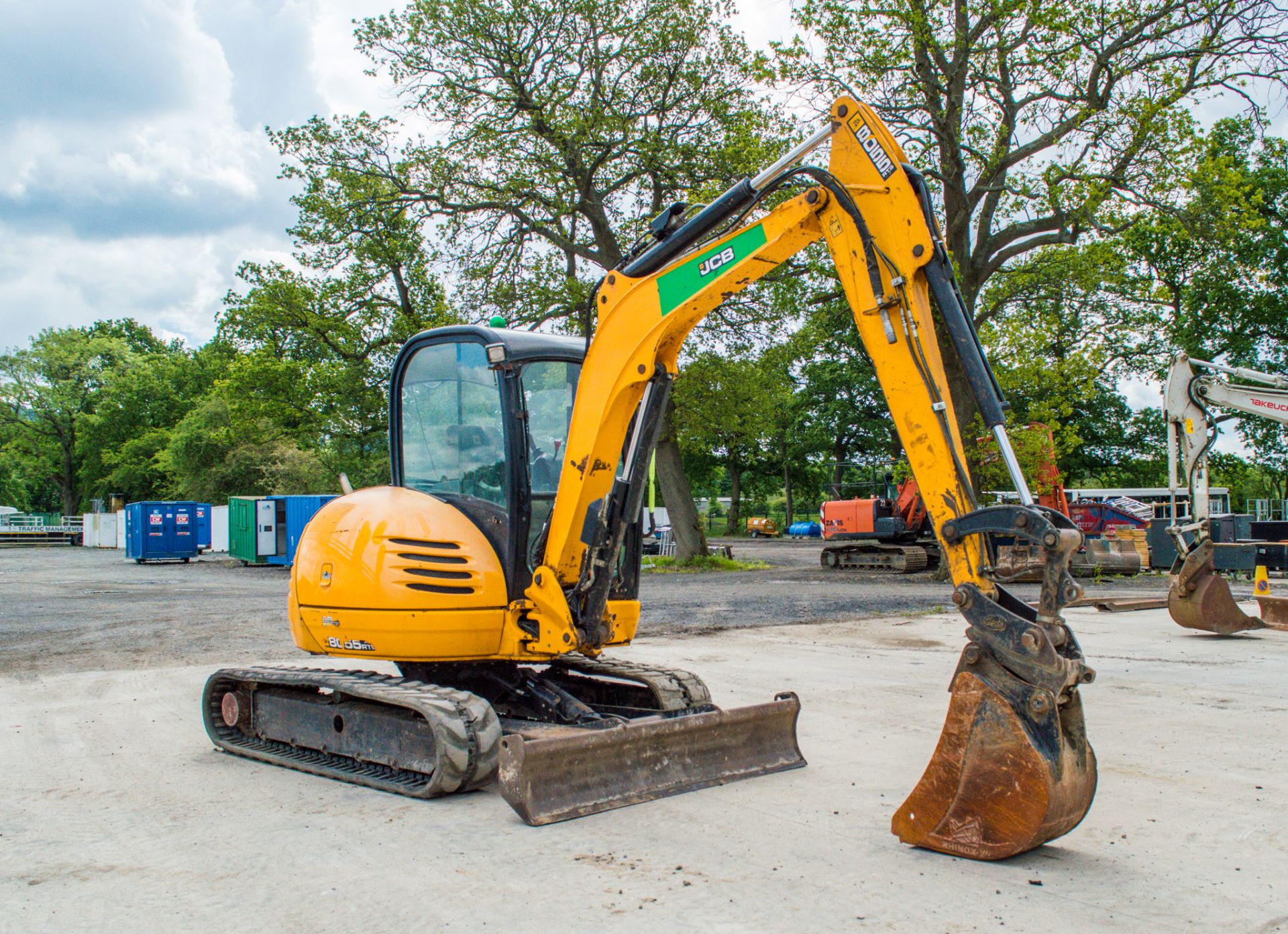 JCB 8055 RTS 5.5 tonne rubber tracked midi excavator Year: 2013 S/N: 2060573 Recorded Hours: 3857 - Image 2 of 25