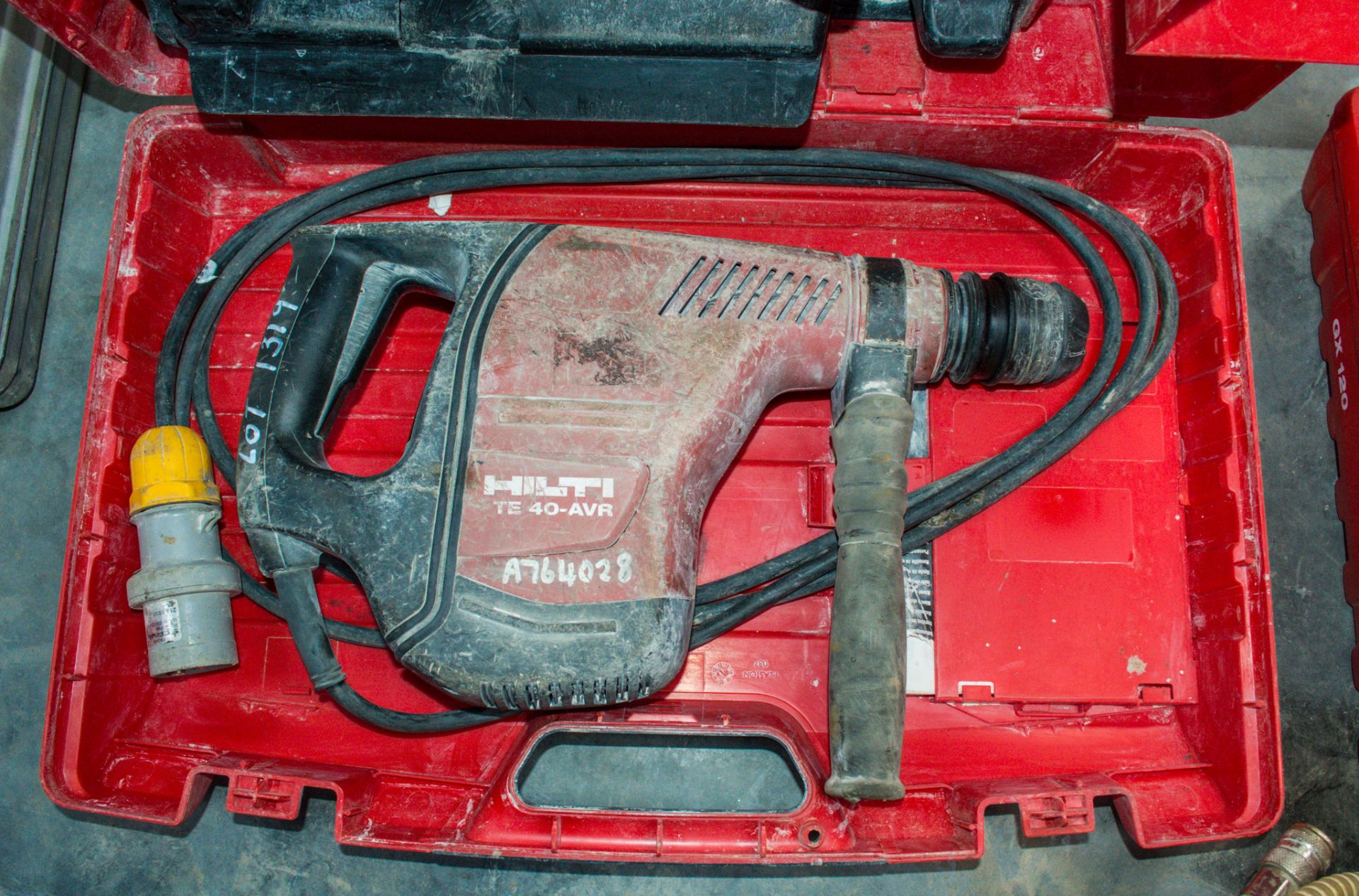 Hilti TE40-AVR 110v SDS rotary hammer drill c/w carry case A764028