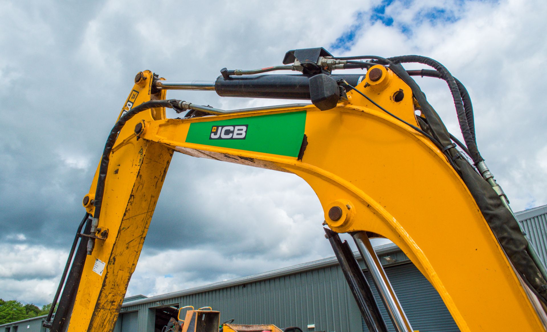 JCB 8055 RTS 5.5 tonne rubber tracked midi excavator Year: 2013 S/N: 2060573 Recorded Hours: 3857 - Image 11 of 25
