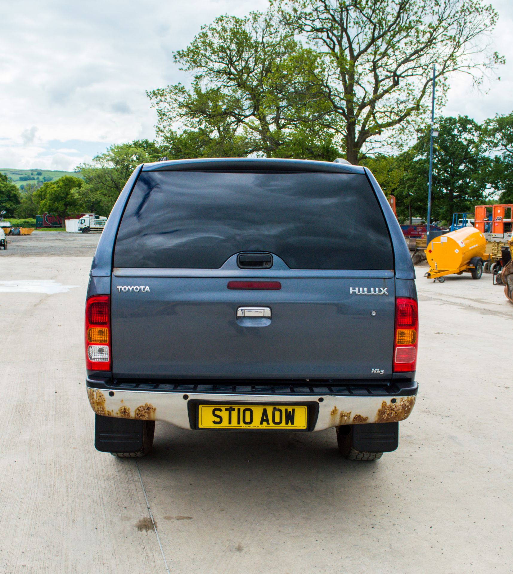 Toyota Hilux 2.5 D-4D 144 HL3 4wd manual double cab pick up Reg No: ST10 AOW Date of Registration: - Image 6 of 25