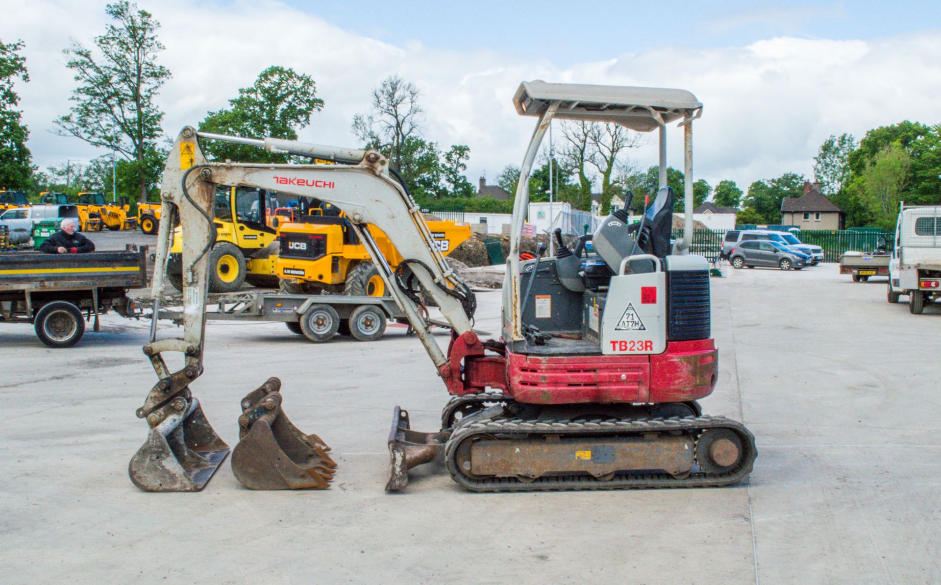 Takeuchi TB23R 2.5 tonne rubber tracked excavator Year: 2018 S/N: 123003743 Recorded Hours: 1903 - Image 8 of 26