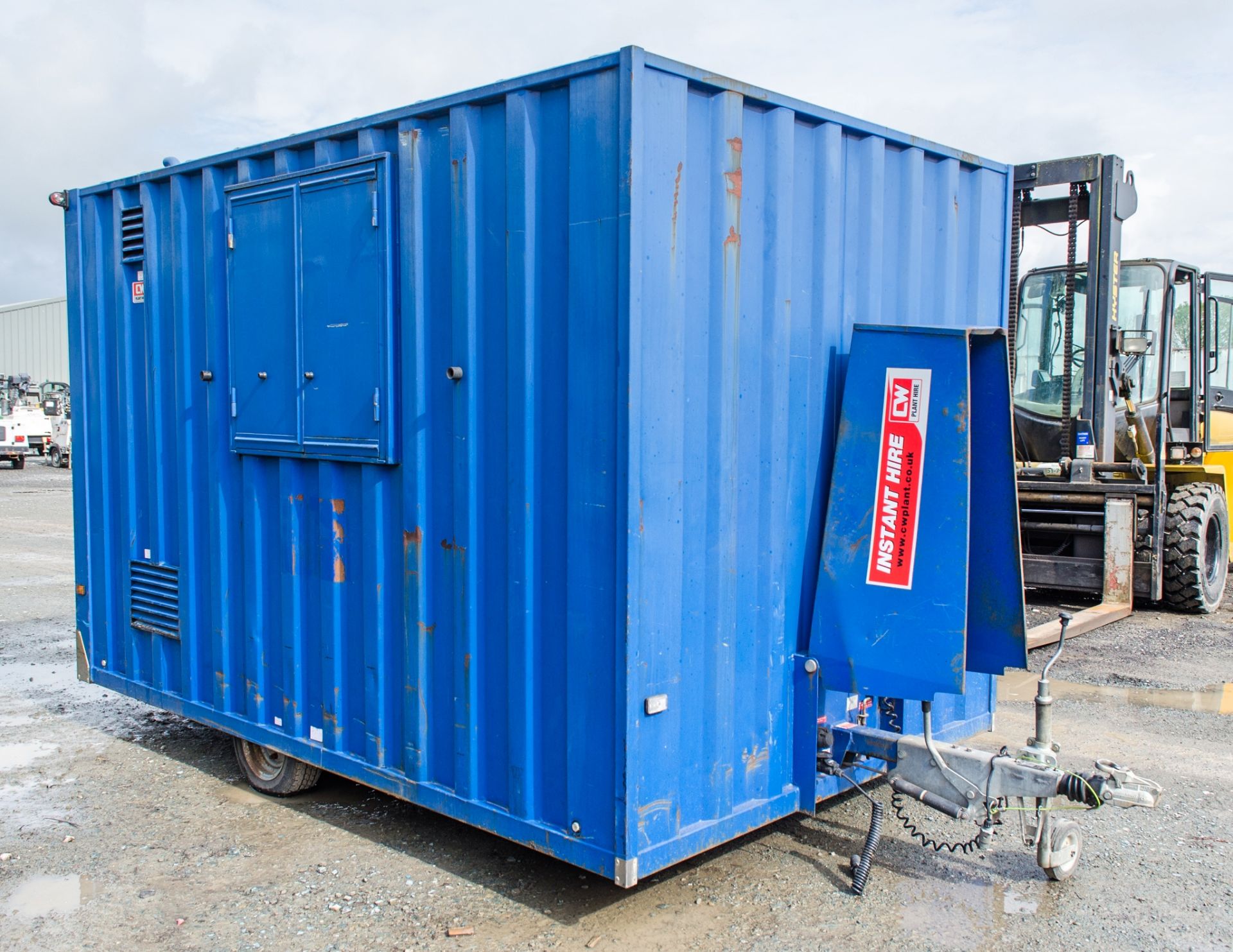 Boss Cabins 12 ft x 8 ft steel anti vandal mobile welfare site unit Comprising of: Canteen area, - Image 2 of 12
