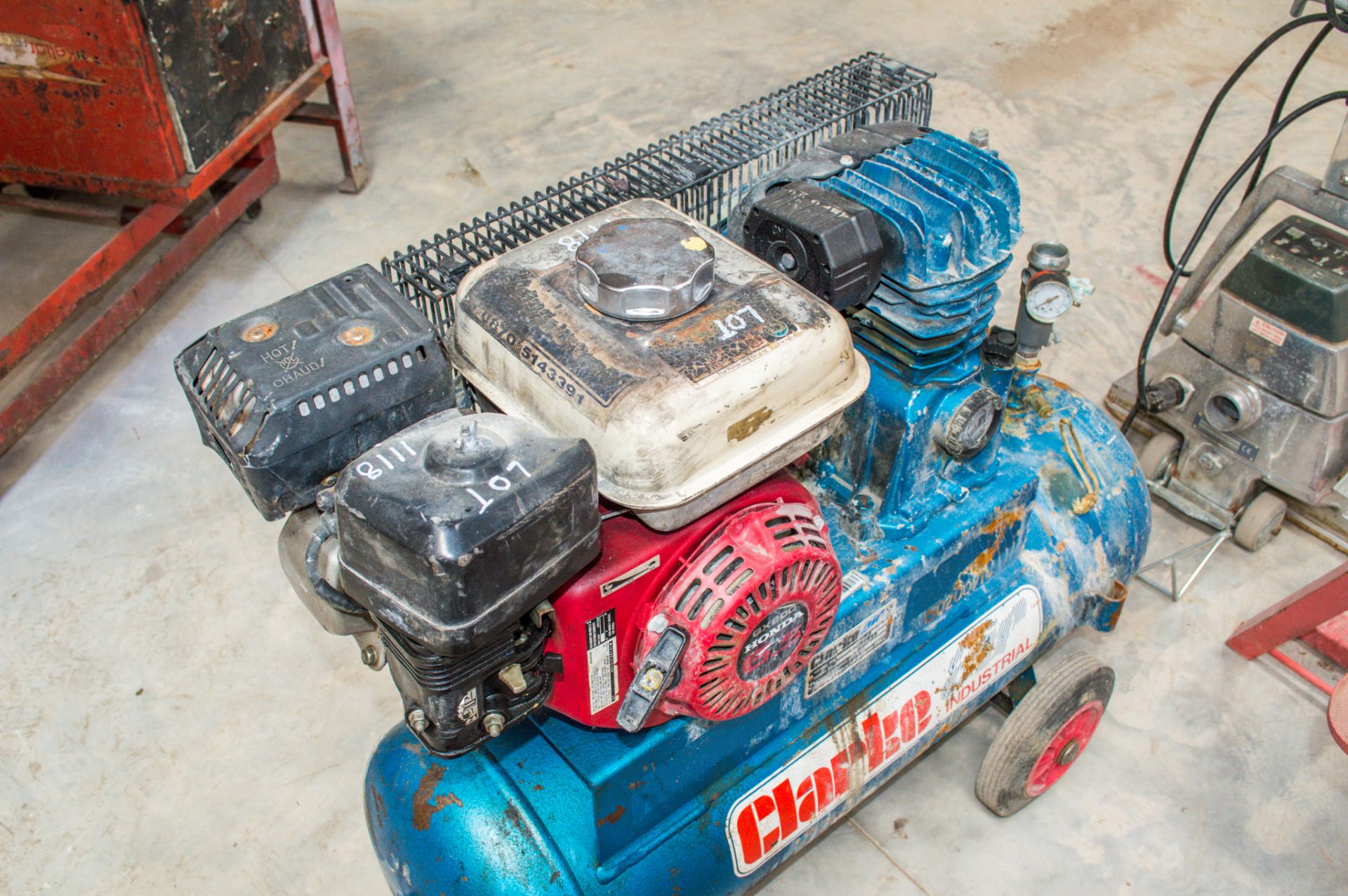 Clarke petrol driven air compressor 15020091 - Image 2 of 2