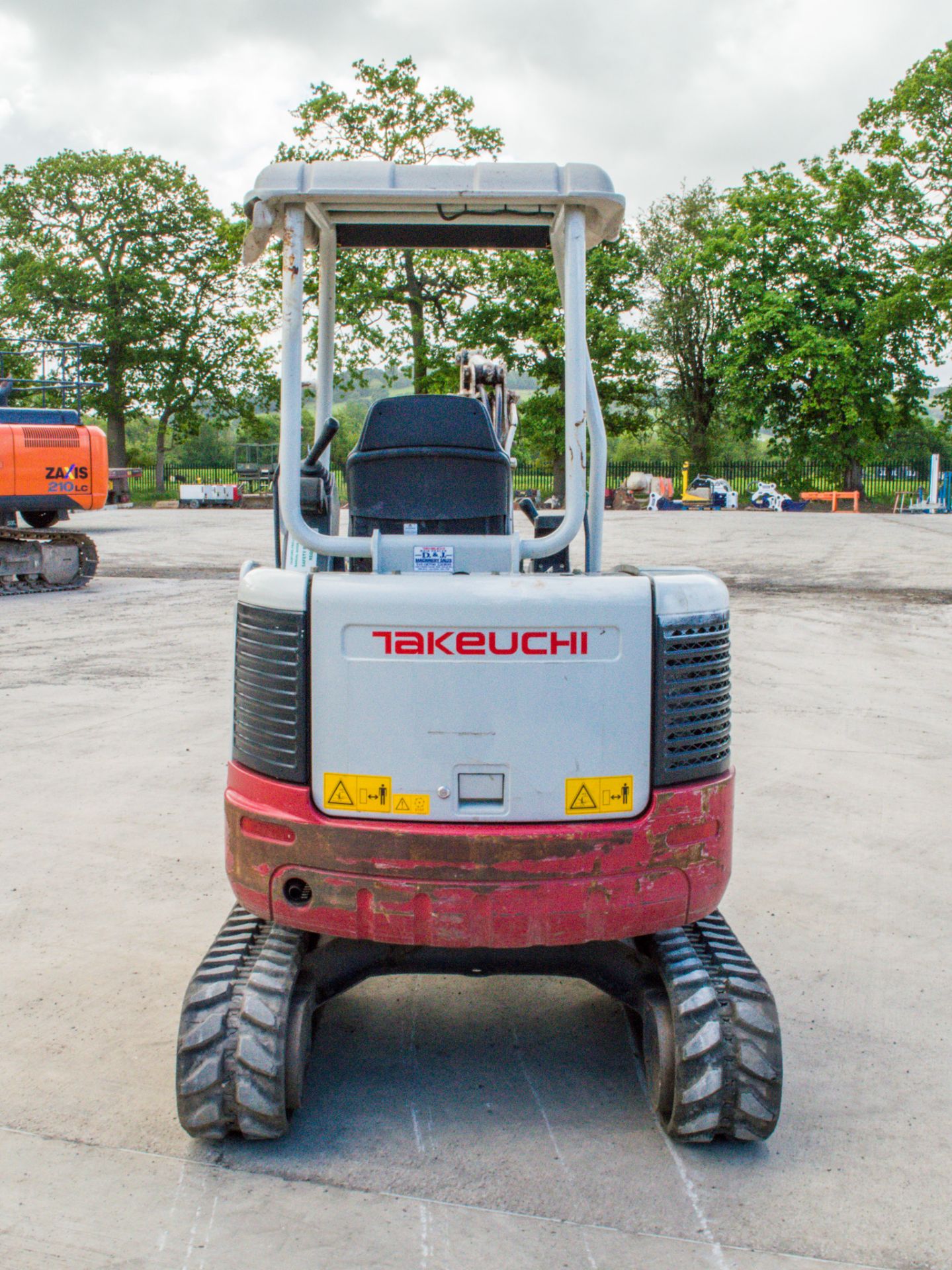 Takeuchi TB23R 2.5 tonne rubber tracked excavator Year: 2018 S/N: 123003743 Recorded Hours: 1903 - Image 6 of 26