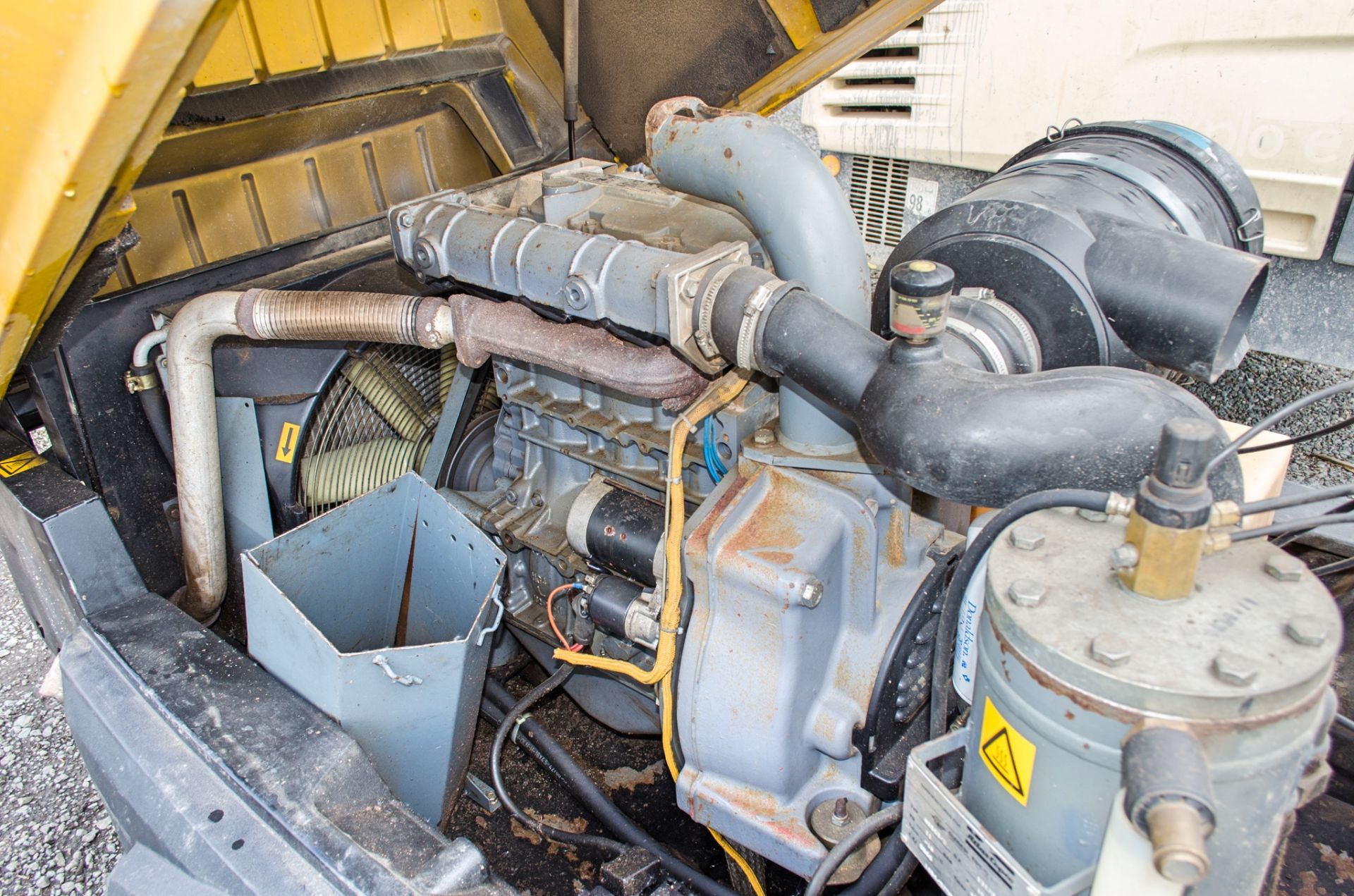 Atlas Copco XAS67 diesel driven mobile air compressor Year: 2006 S/N: 60640780 Recorded Hours: - Image 4 of 6