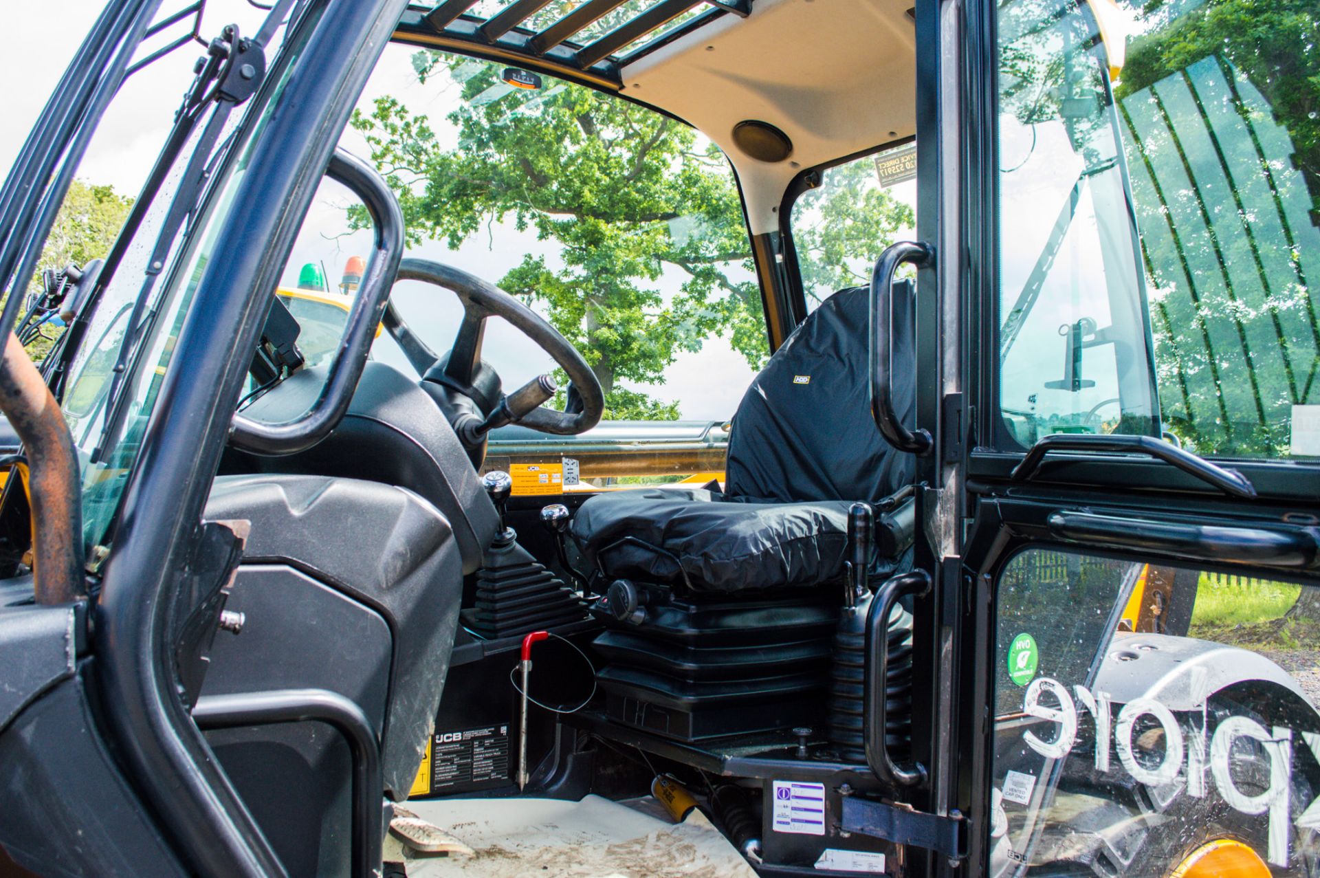 JCB 540-140 Hi-Viz 14 metre telescopic handler  Year: 2017 S/N: 2570142 Recorded Hours: 4780 c/w - Image 22 of 26