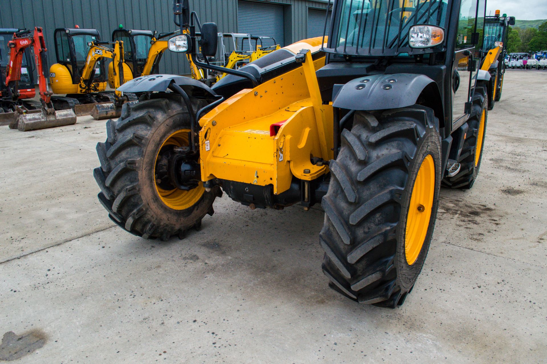 JCB 535-95 9.5 metre telescopic handler Year: 2018 S/N: 2568587 Recorded Hours: 2886 c/w air - Image 17 of 27