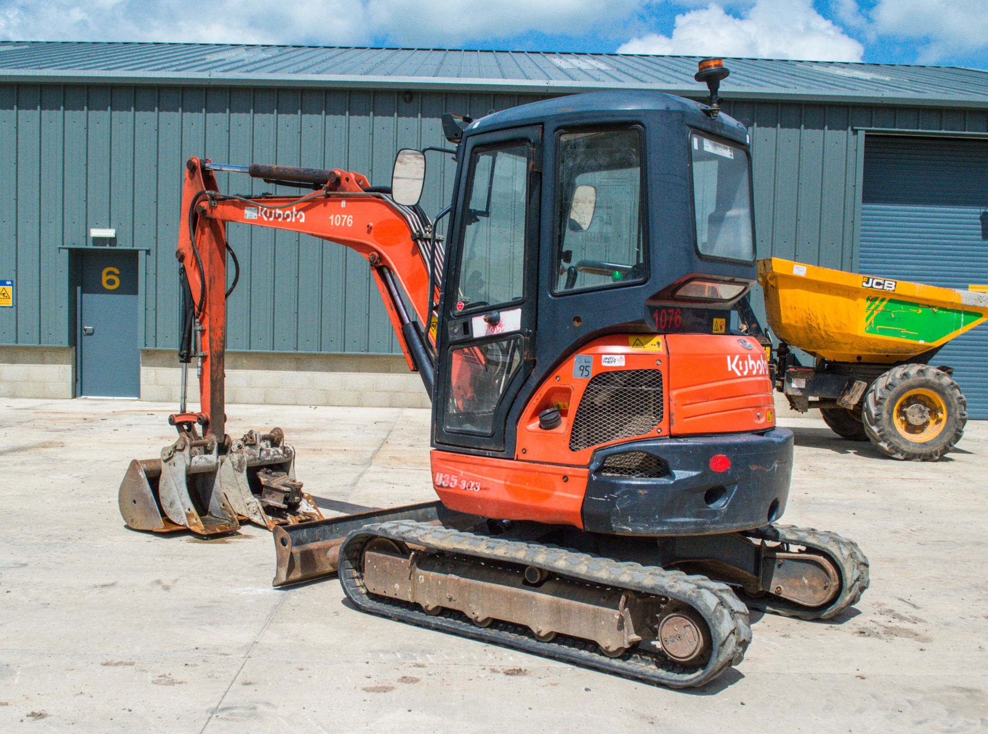 Kubota U35-3a3 3.6 tonne rubber tracked excavator Year: 2012 S/N: WKFRGR0600Z085403 Recorded - Image 3 of 21