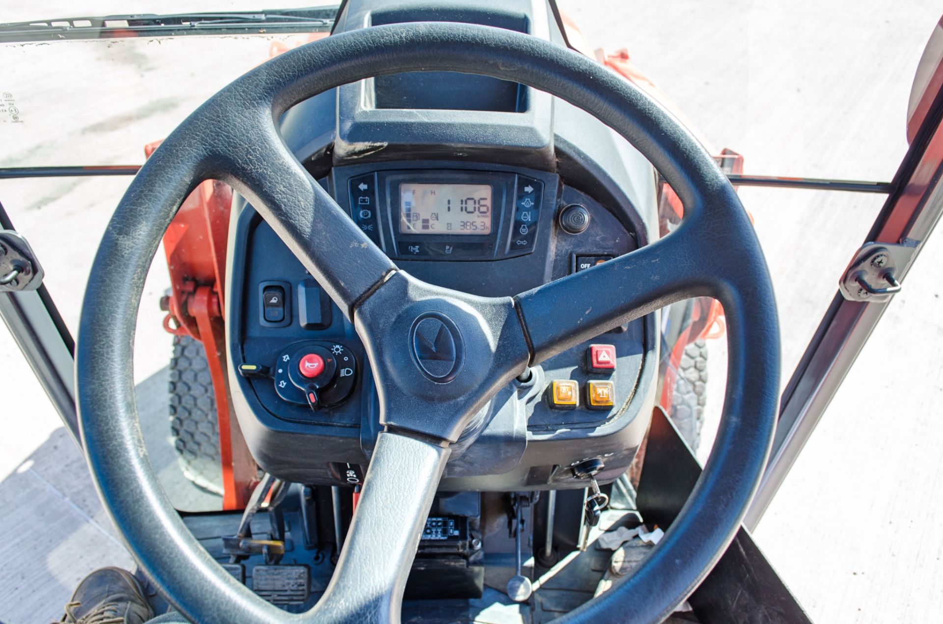 Kubota B2231 diesel driven tractor Year: 2018 S/N: 80005 Recorded Hours: 385 c/w LA424 loader, Lewis - Image 25 of 30