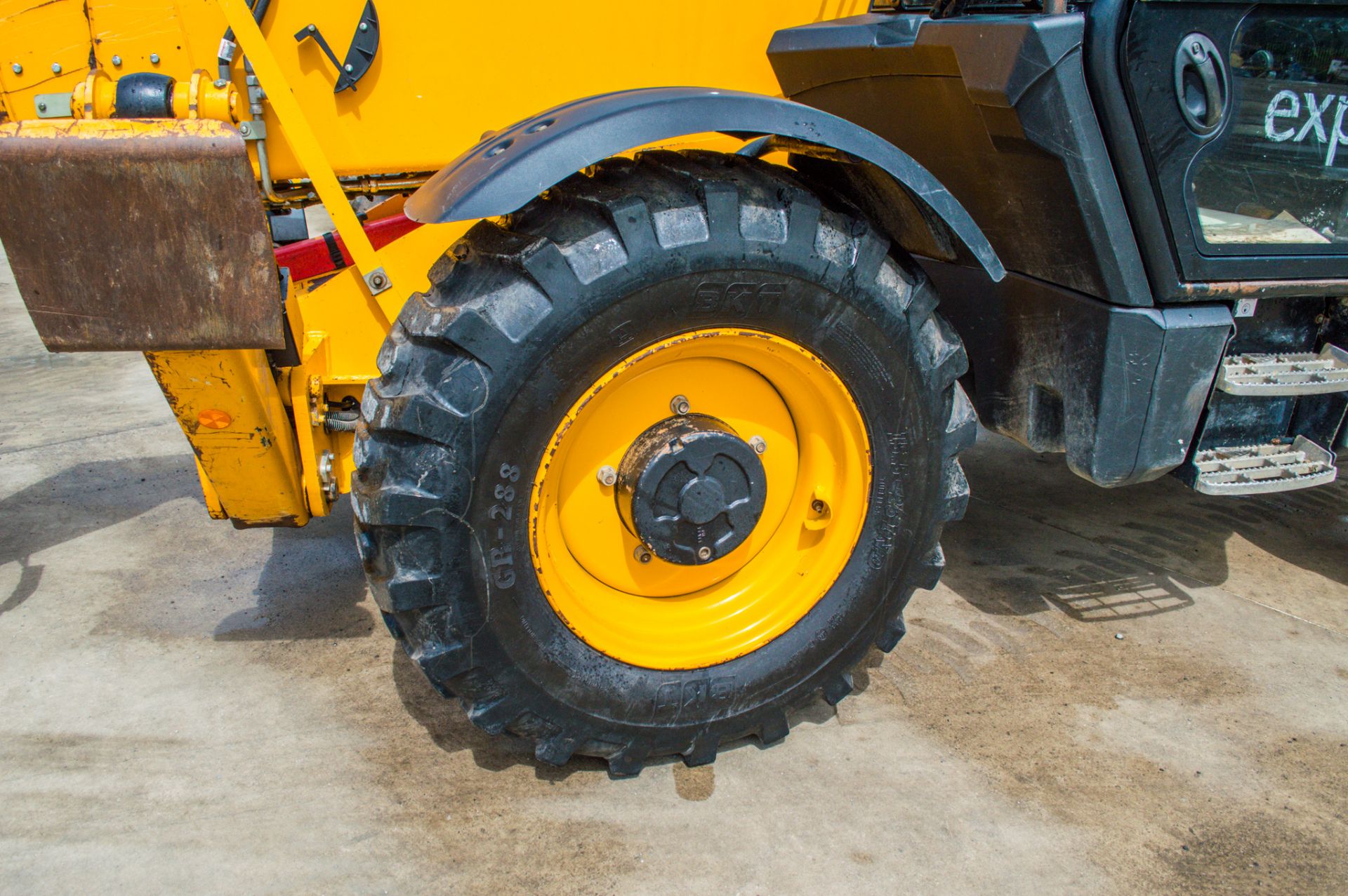 JCB 540-140 Hi-Viz 14 metre telescopic handler  Year: 2017 S/N: 2570142 Recorded Hours: 4780 c/w - Image 11 of 26