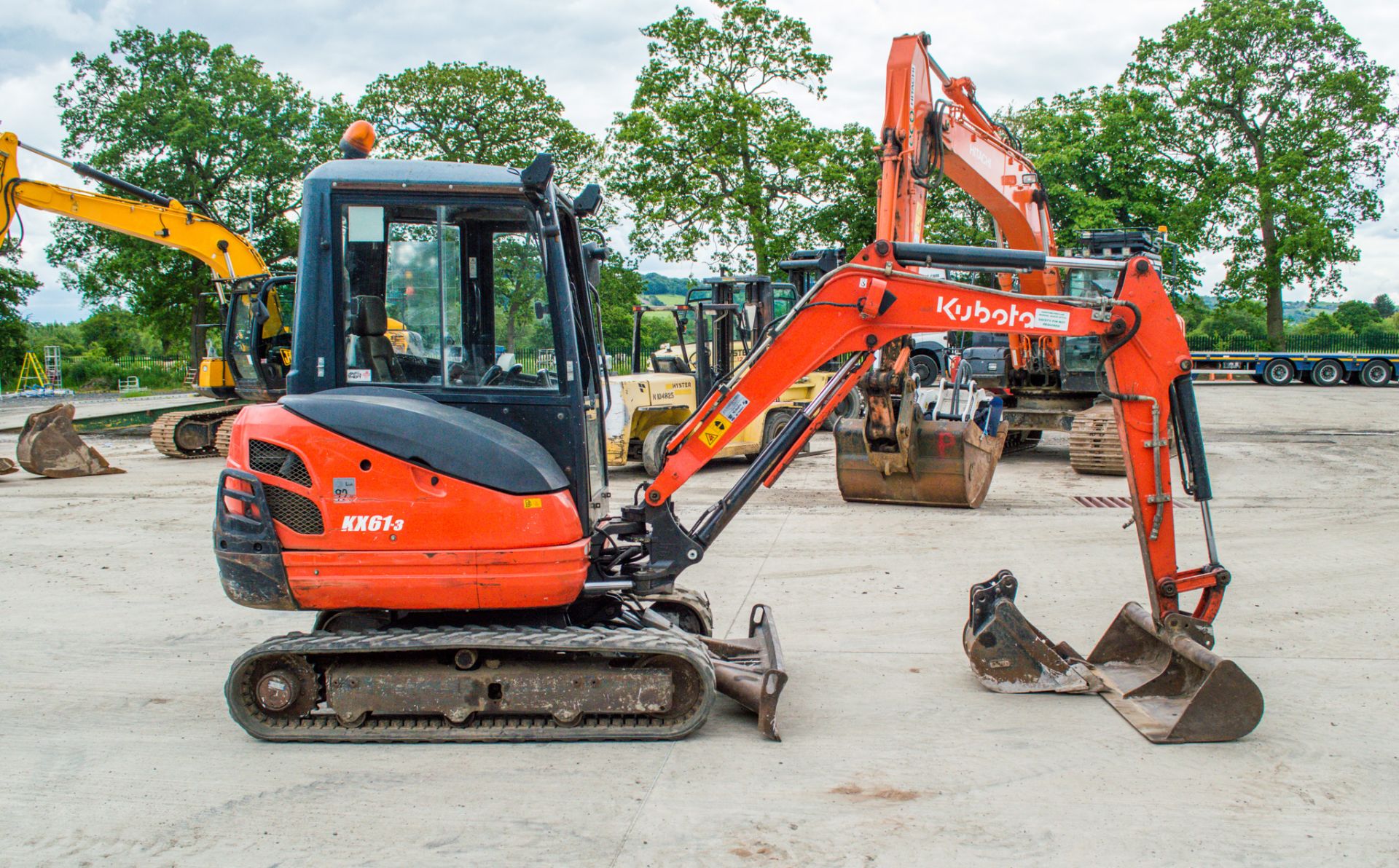 Kubota KX61-3 2.6 tonne rubber tracked excavator Year: 2014 S/N: 80681 Recorded Hours: 3772 piped, - Image 7 of 24