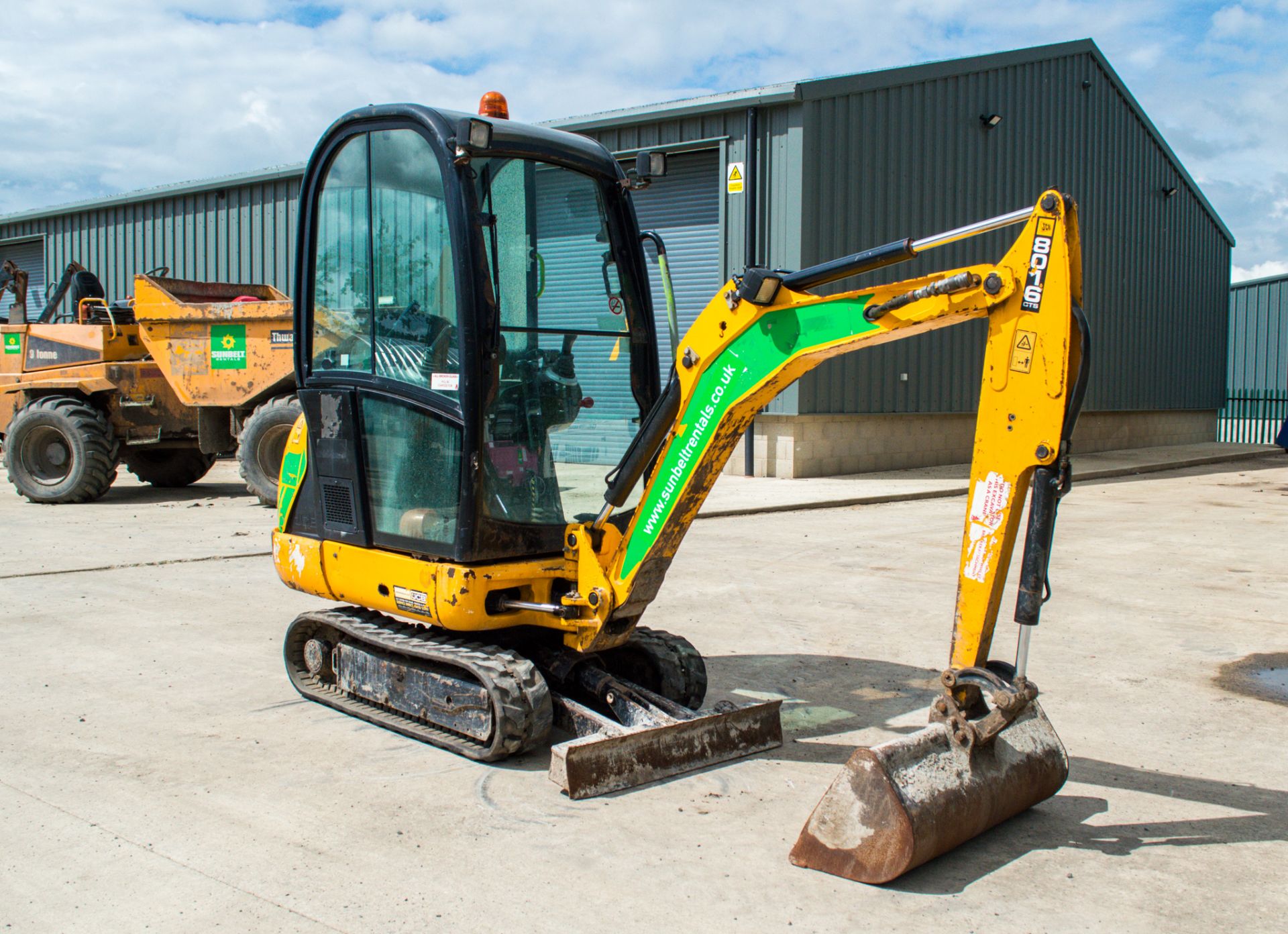 JCB 8016 CTS 1.6 tonne rubber tracked mini excavator Year: 2015 S/N: 2071811 Recorded Hours: 2361 - Image 2 of 22