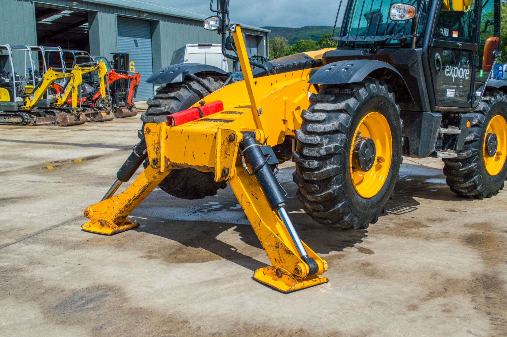 JCB 540-140 Hi-Viz 14 metre telescopic handler  Year: 2017 S/N: 2570142 Recorded Hours: 4780 c/w - Image 17 of 26