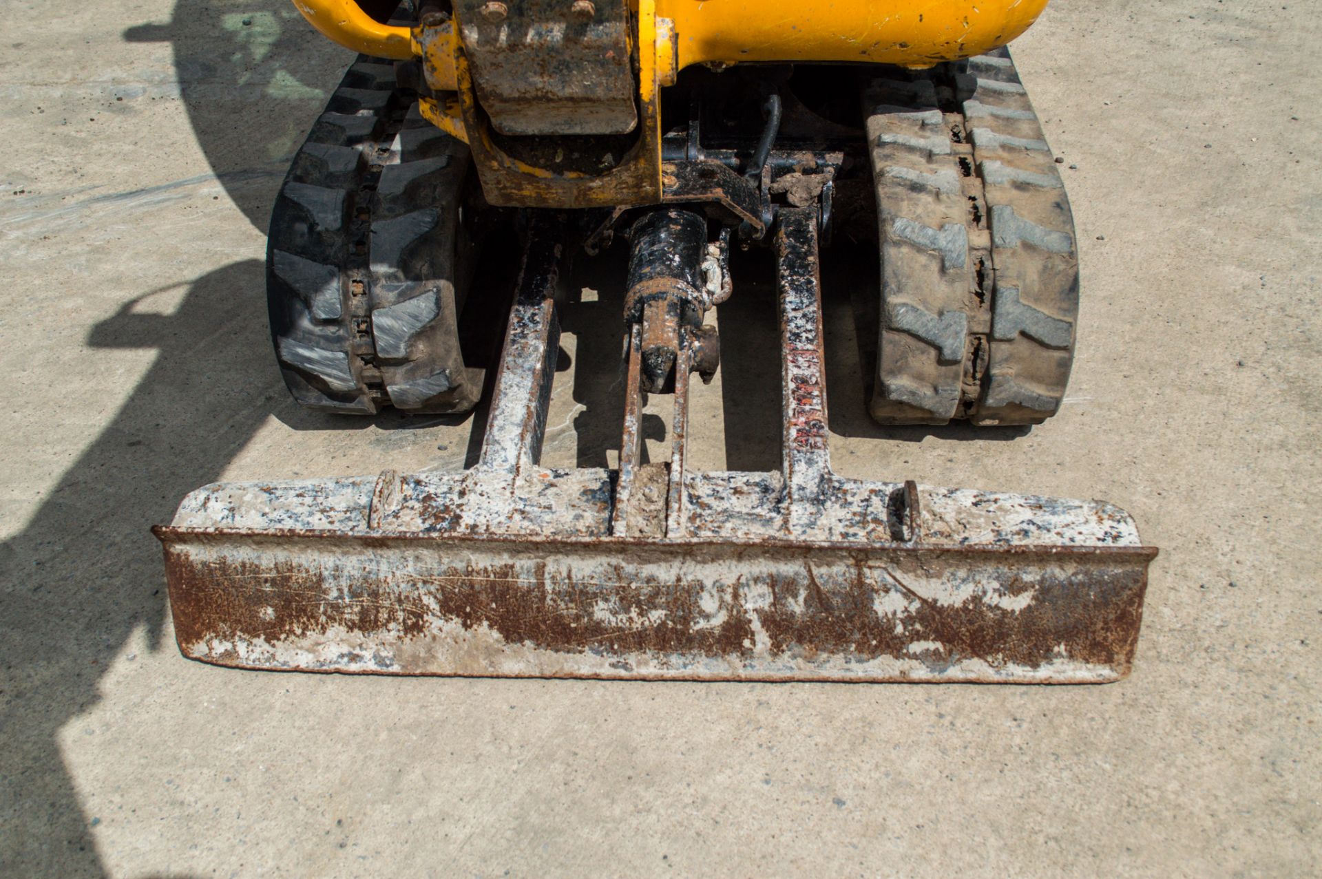 JCB 8016 CTS 1.6 tonne rubber tracked mini excavator Year: 2015 S/N: 2071811 Recorded Hours: 2361 - Image 13 of 22