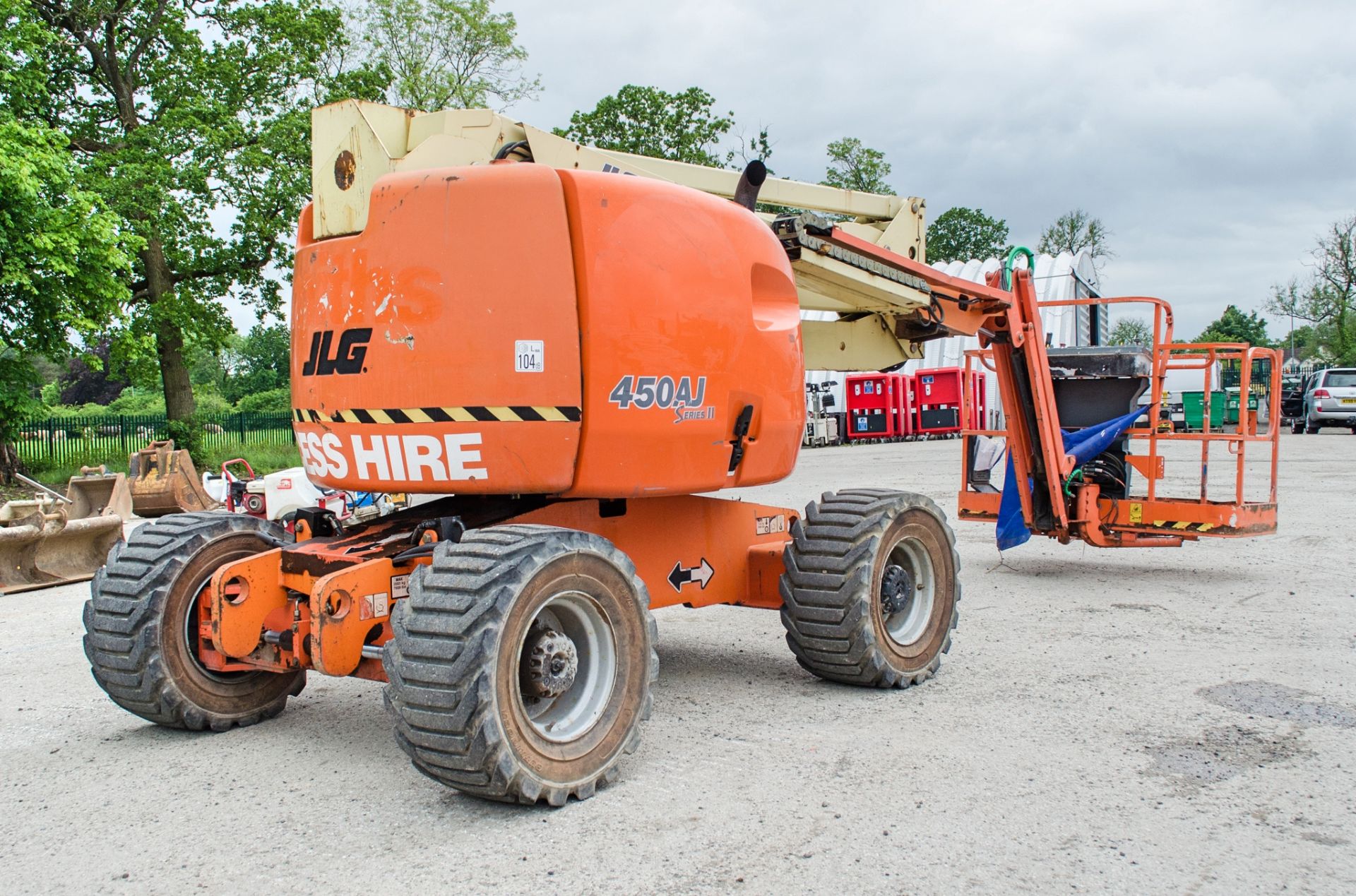 JLG 450 AJ diesel articulated boom access platform Year: 2007 S/N: 1300002963 Recorded Hours: 3467 - Image 3 of 16