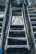 4 tread aluminium step ladder ** Damaged ** 33A20037