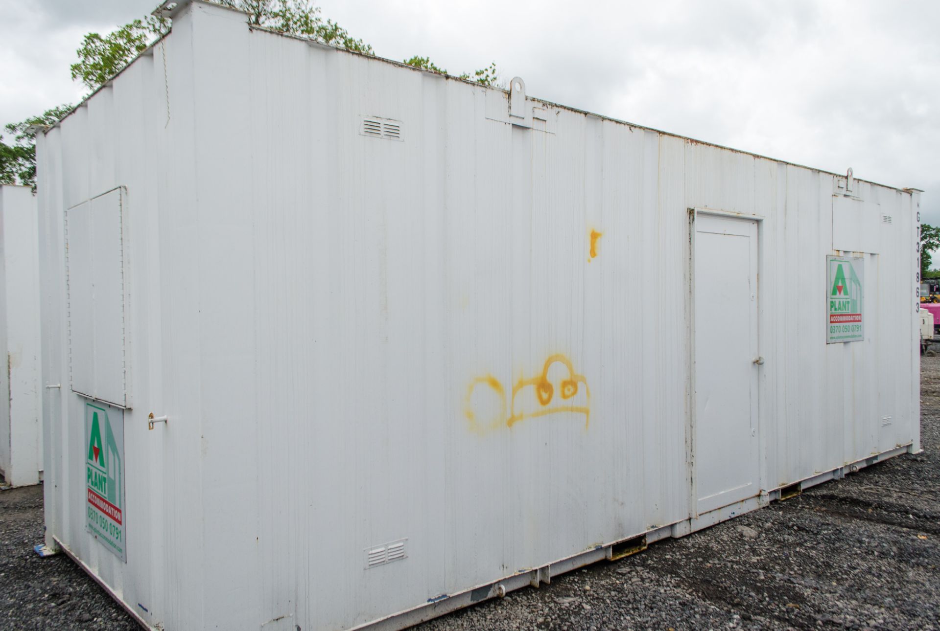 24 ft x 9 ft steel anti vandal office site unit ** open - no keys ** GT31863 - Image 4 of 6