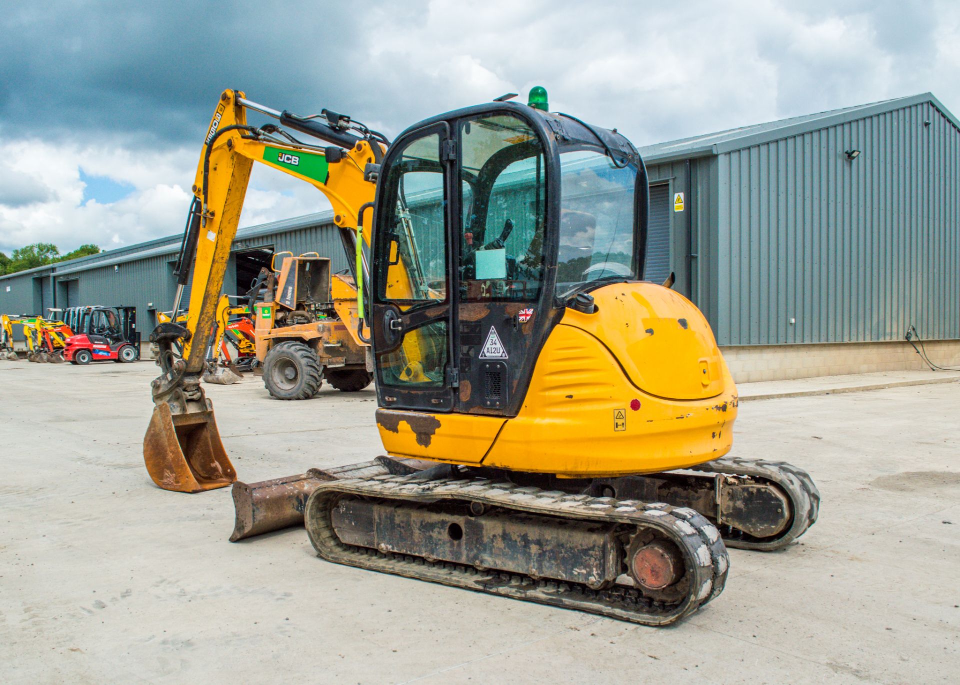 JCB 8055 RTS 5.5 tonne rubber tracked midi excavator Year: 2013 S/N: 2060573 Recorded Hours: 3857 - Image 4 of 25