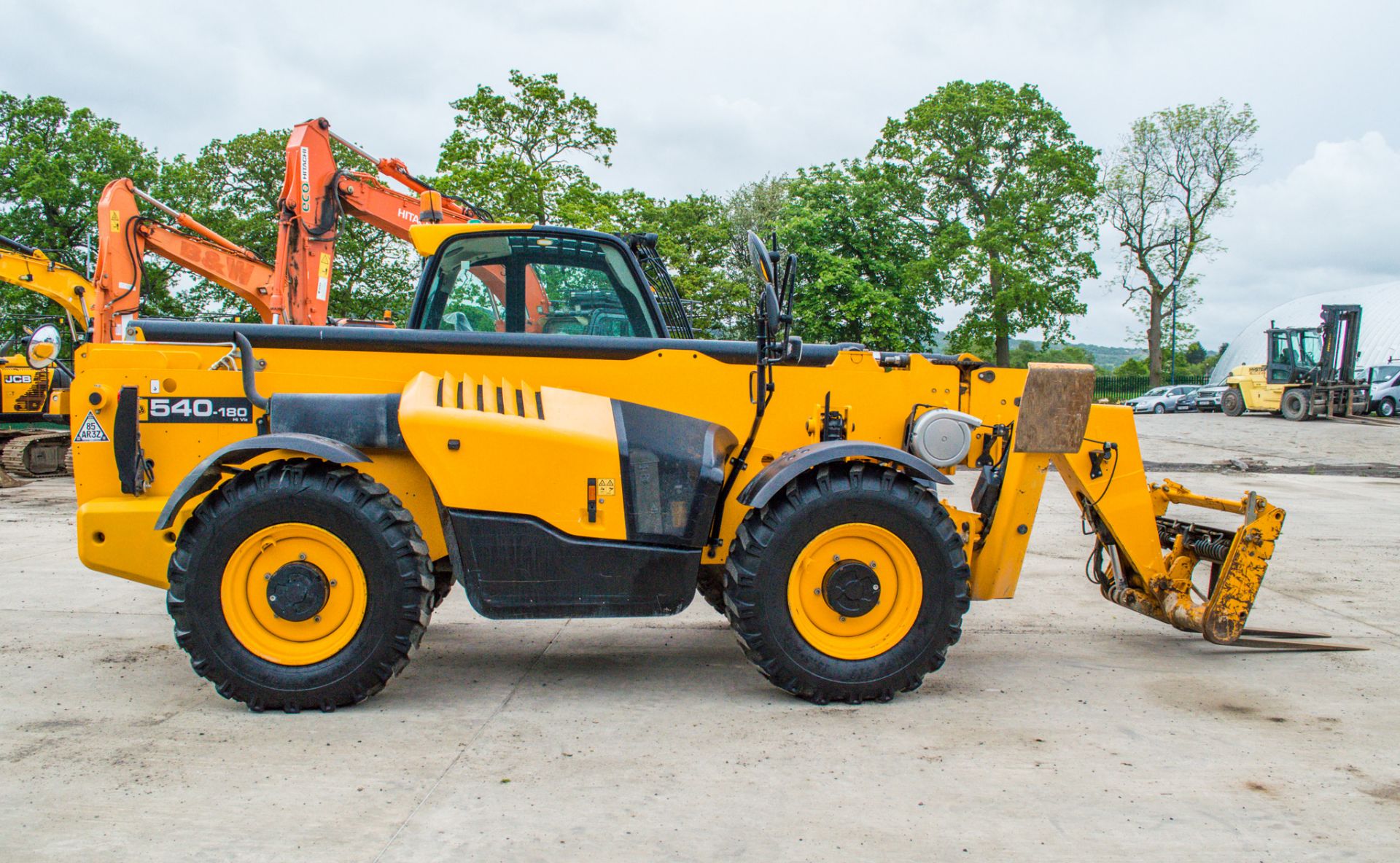 JCB 540-180 Hi-Viz 18 metre telescopic handler  Year: 2017 S/N: 2567515 Recorded Hours: 4573 c/w - Image 8 of 27