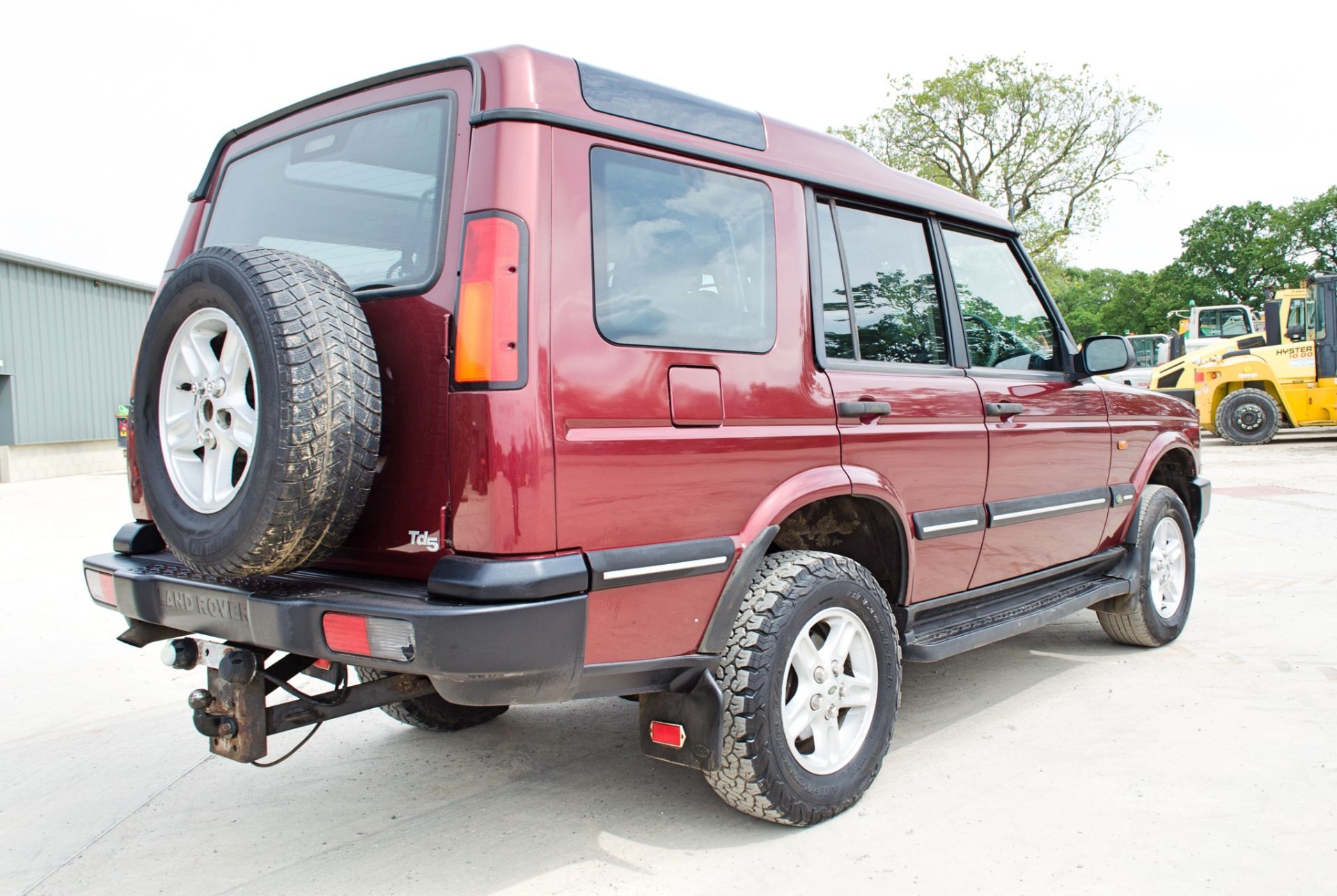 Land Rover Discovery TD5 2.5 manual 5 door estate car Registration Number: SD52 UKB Date of - Image 4 of 30