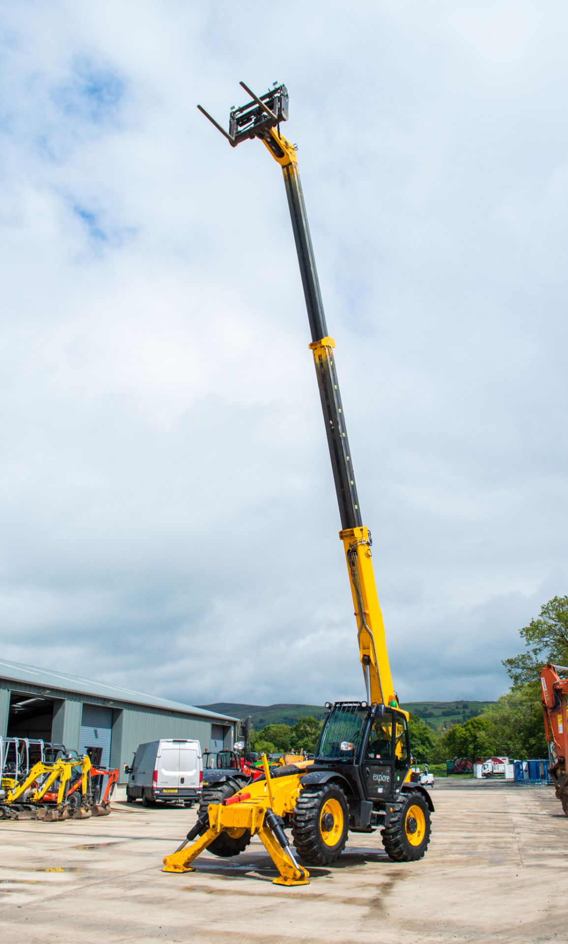 JCB 540-140 Hi-Viz 14 metre telescopic handler  Year: 2017 S/N: 2570142 Recorded Hours: 4780 c/w - Image 16 of 26