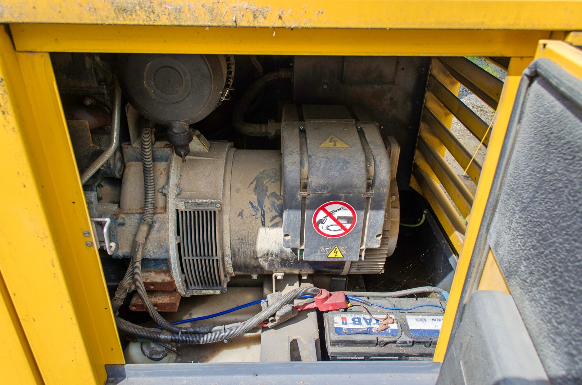 Atlas Copco QAS40 40 kva diesel driven generator Year: 2014 S/N: ESF351373 Recorded Hours: 24992 - Image 7 of 8