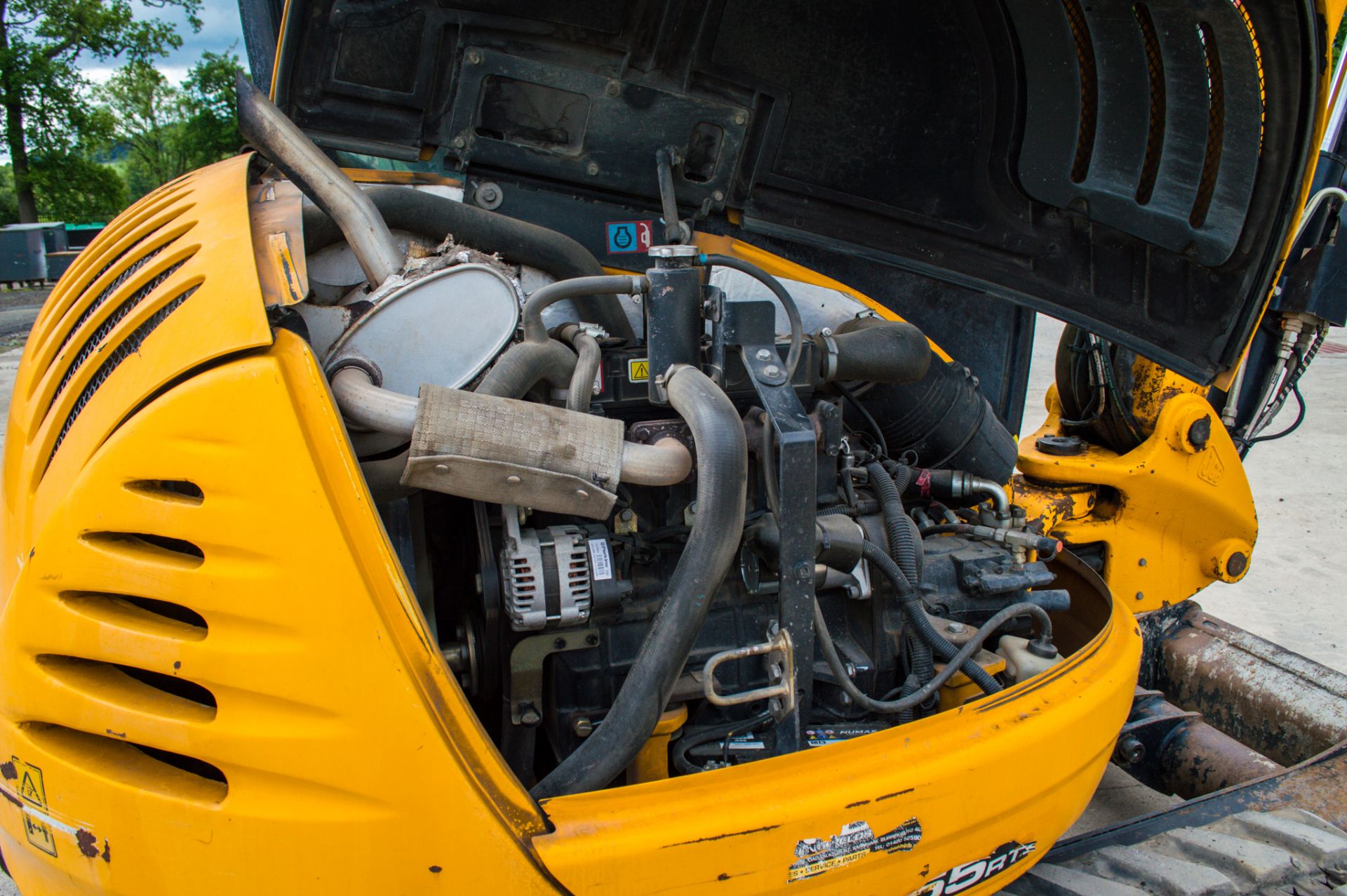 JCB 8055 RTS 5.5 tonne rubber tracked midi excavator Year: 2013 S/N: 2060573 Recorded Hours: 3857 - Image 18 of 25