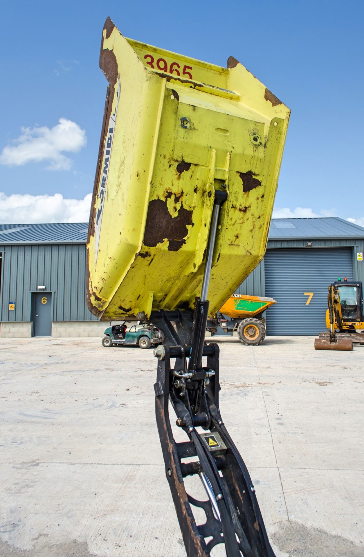 Cormidi C6 60 diesel driven 600kg hi tip walk behind tracked dumper Recorded hours: 392 Serial No: - Image 10 of 15