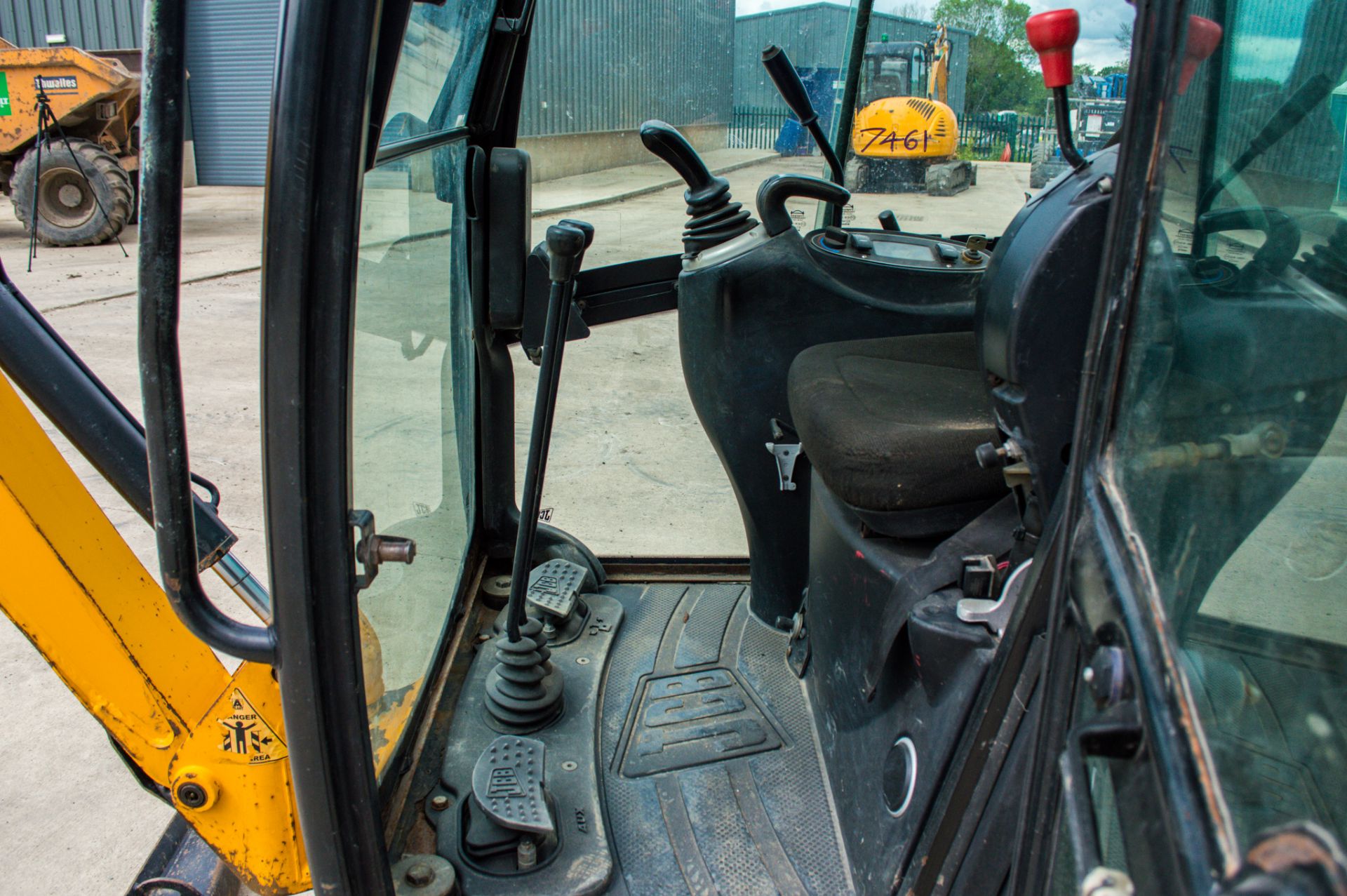 JCB 8016 CTS 1.6 tonne rubber tracked mini excavator Year: 2014 S/N: 2071647 Recorded Hours: 2714 - Image 17 of 20