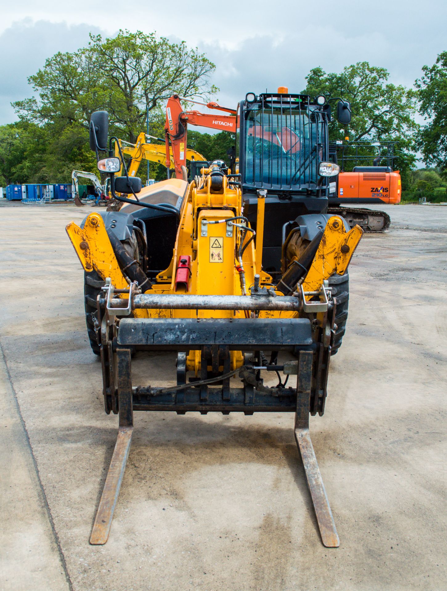 JCB 540-140 Hi-Viz 14 metre telescopic handler  Year: 2017 S/N: 2570142 Recorded Hours: 4780 c/w - Image 5 of 26