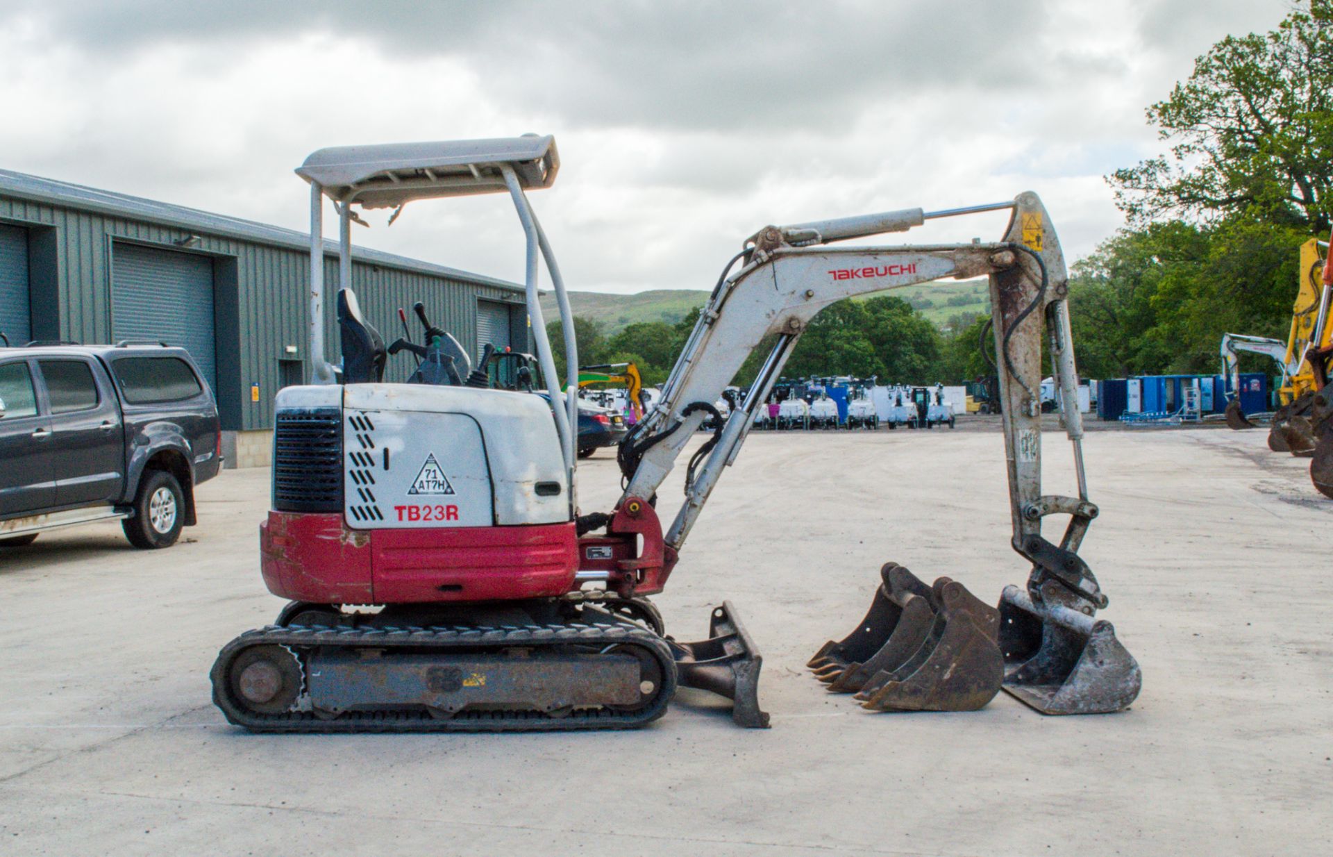 Takeuchi TB23R 2.5 tonne rubber tracked excavator Year: 2018 S/N: 123003743 Recorded Hours: 1903 - Image 7 of 26