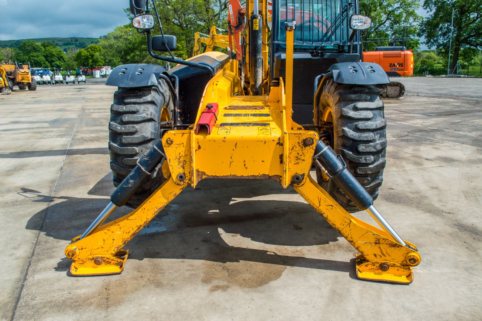 JCB 540-140 Hi-Viz 14 metre telescopic handler  Year: 2017 S/N: 2570142 Recorded Hours: 4780 c/w - Image 18 of 26