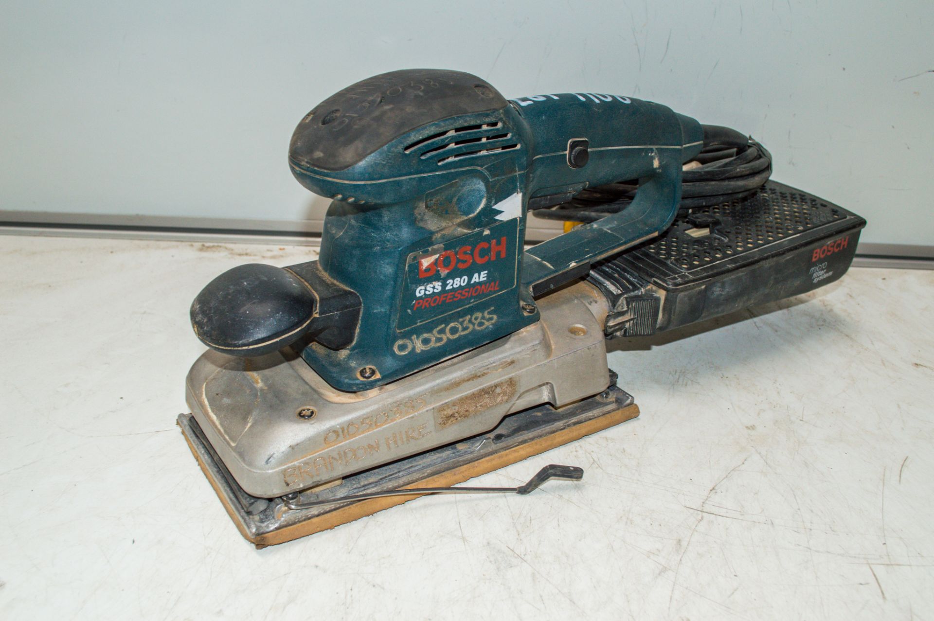 Bosch GSS 280AE 110v sander 01050385