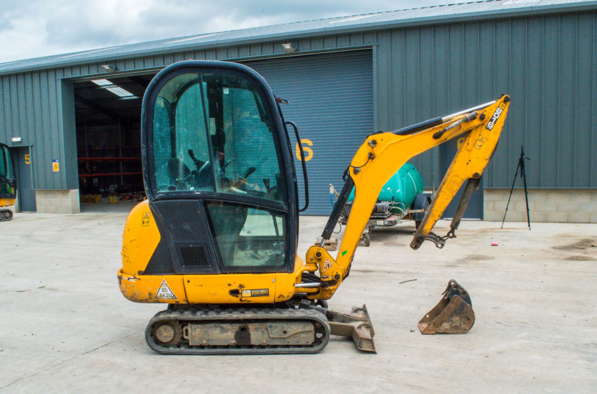JCB 8016 CTS 1.6 tonne rubber tracked mini excavator Year: 2014 VIN: JCB08016A02071646 Recorded - Image 7 of 22